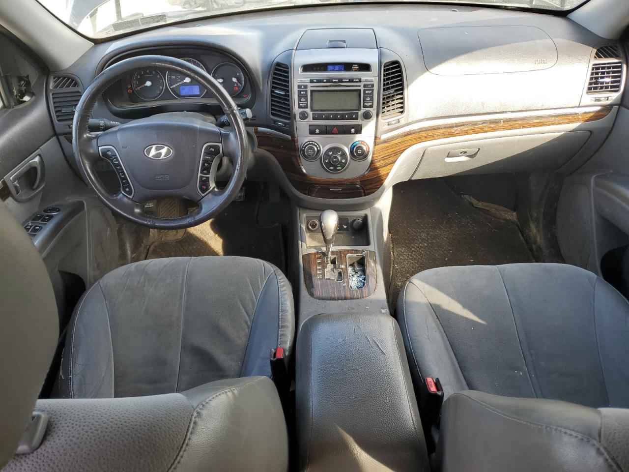 2012 Hyundai Santa Fe - Image 8