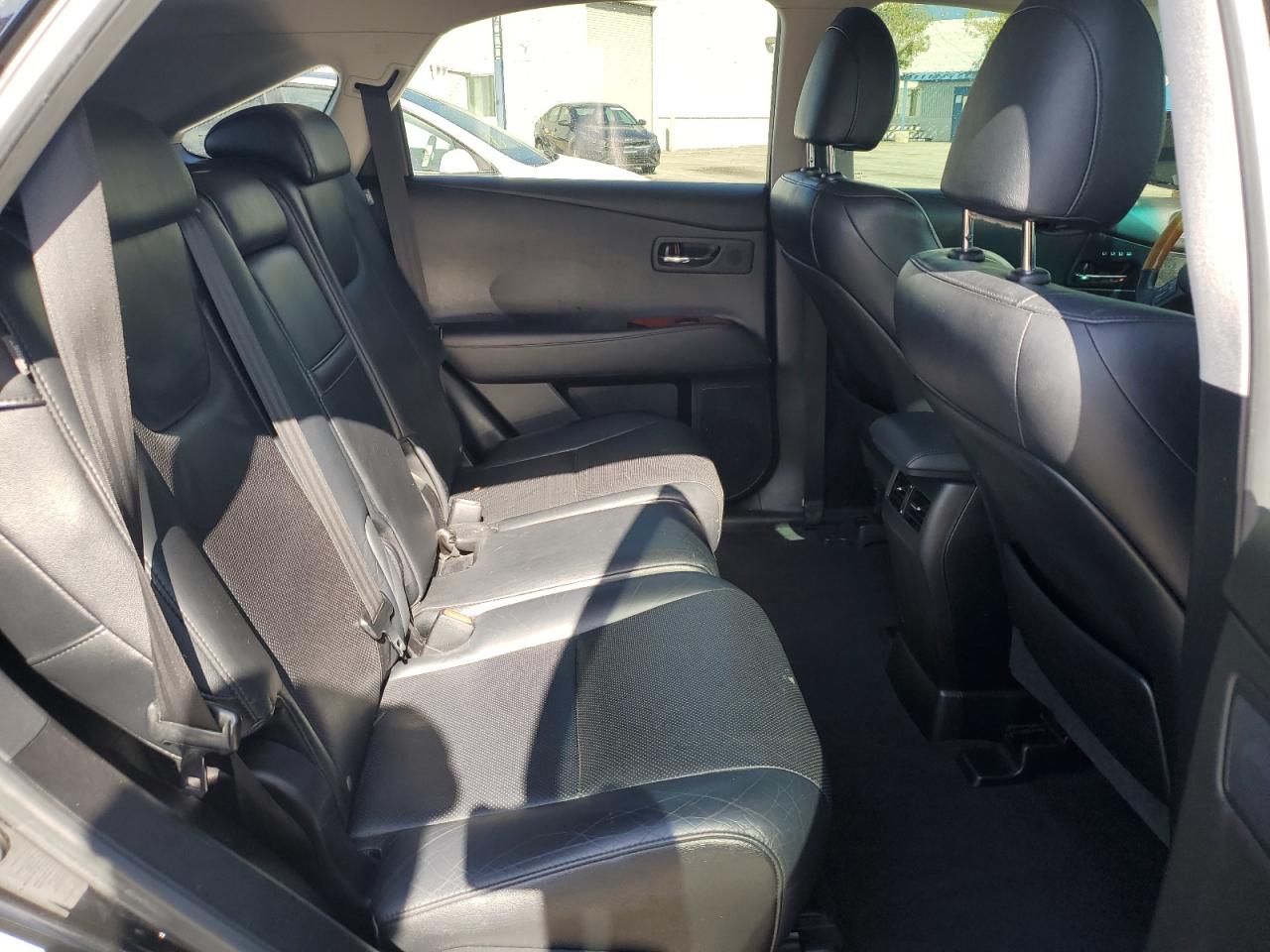 2010 Lexus RX - Image 12