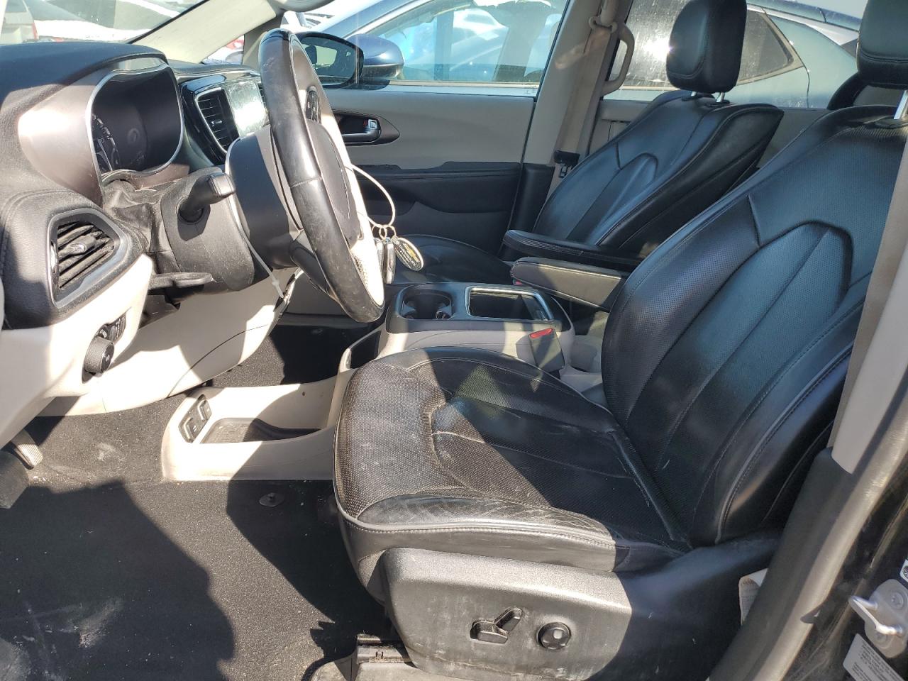 2017 Chrysler Pacifica - Image 7