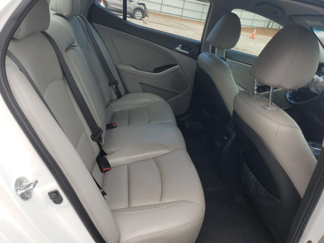 2015 Kia Optima - Image 10
