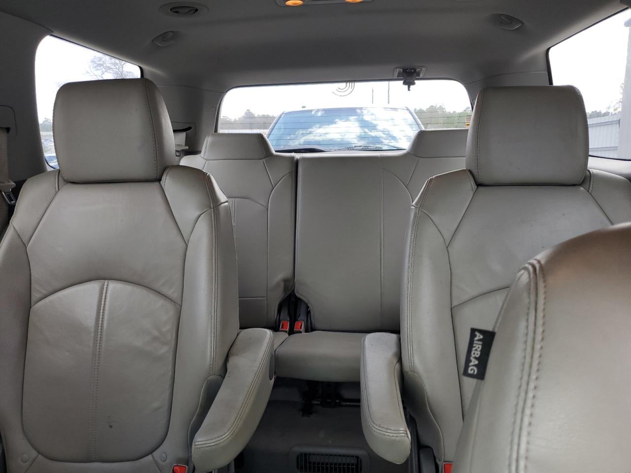 2016 GMC Acadia - Image 10