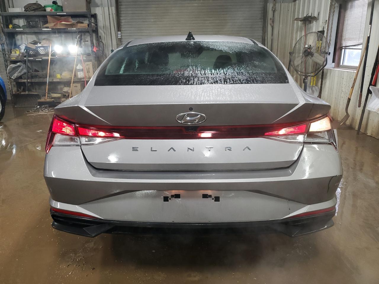 2022 Hyundai Elantra - Image 6