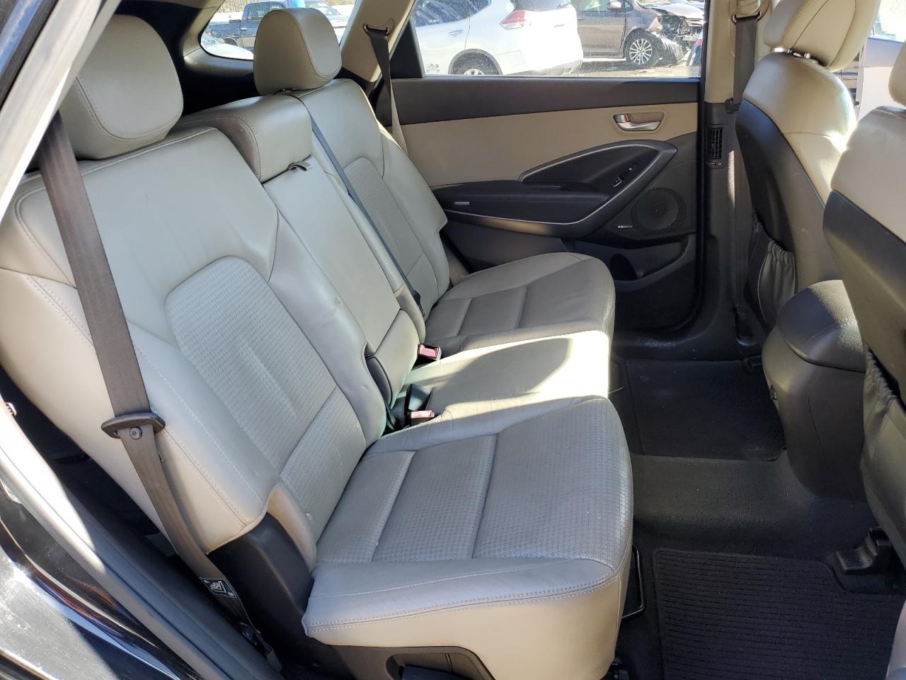 2013 Hyundai Santa Fe - Image 11