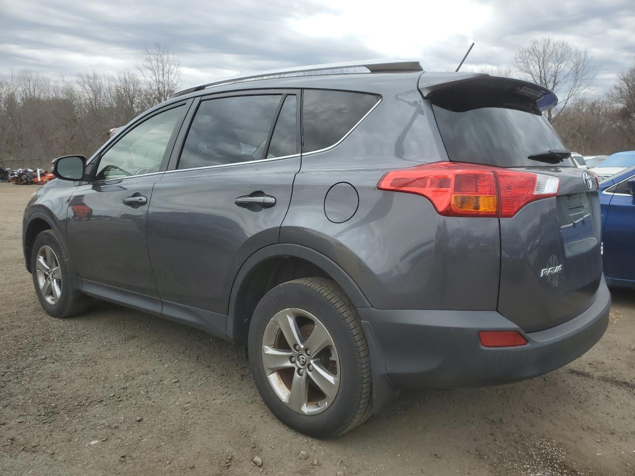 2015 Toyota RAV 4 - Image 2