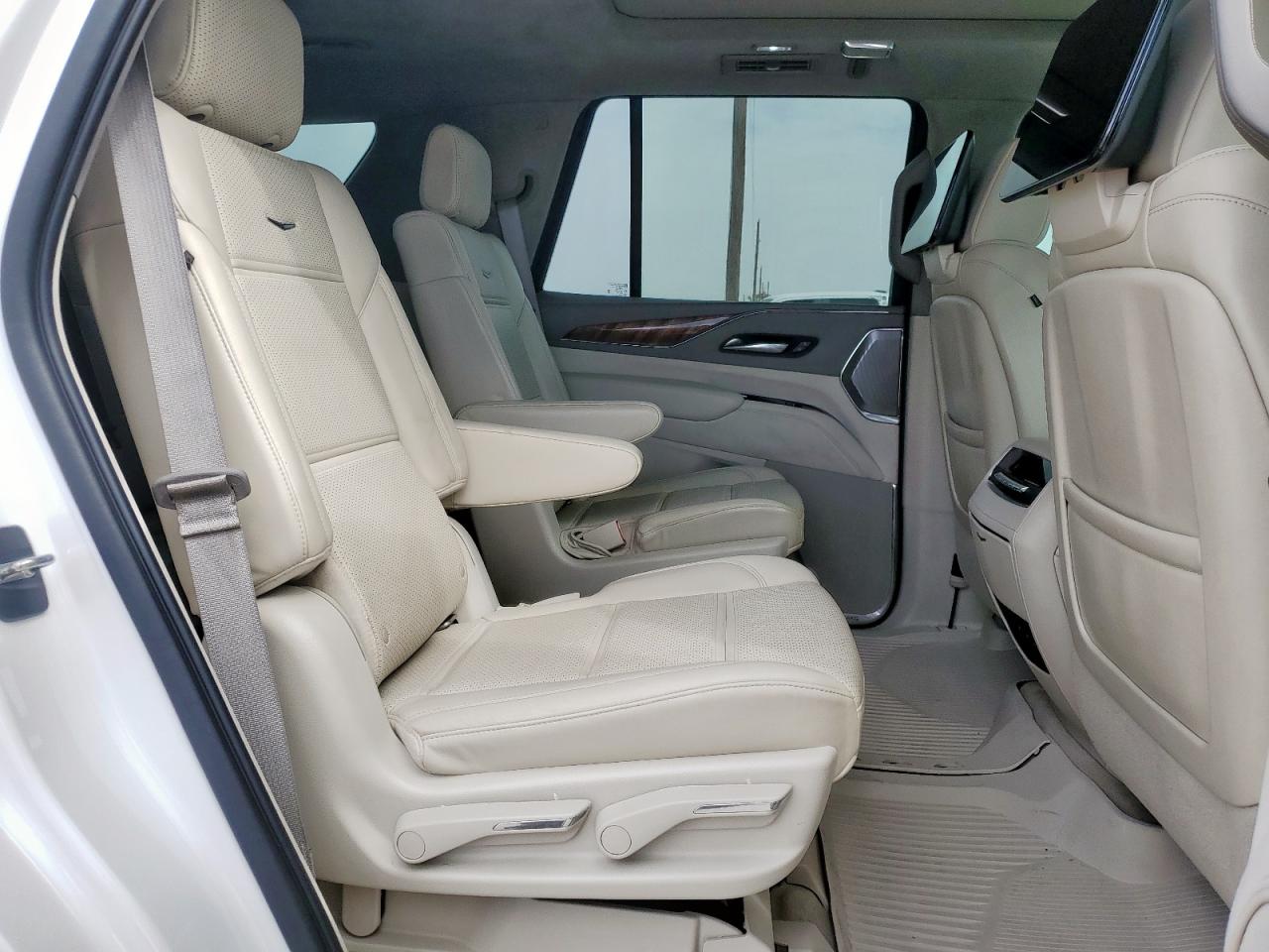 2021 Cadillac Escalade Premium Luxury Platinum VIN: 1GYS3DKL9MR236267 Lot: 48997225