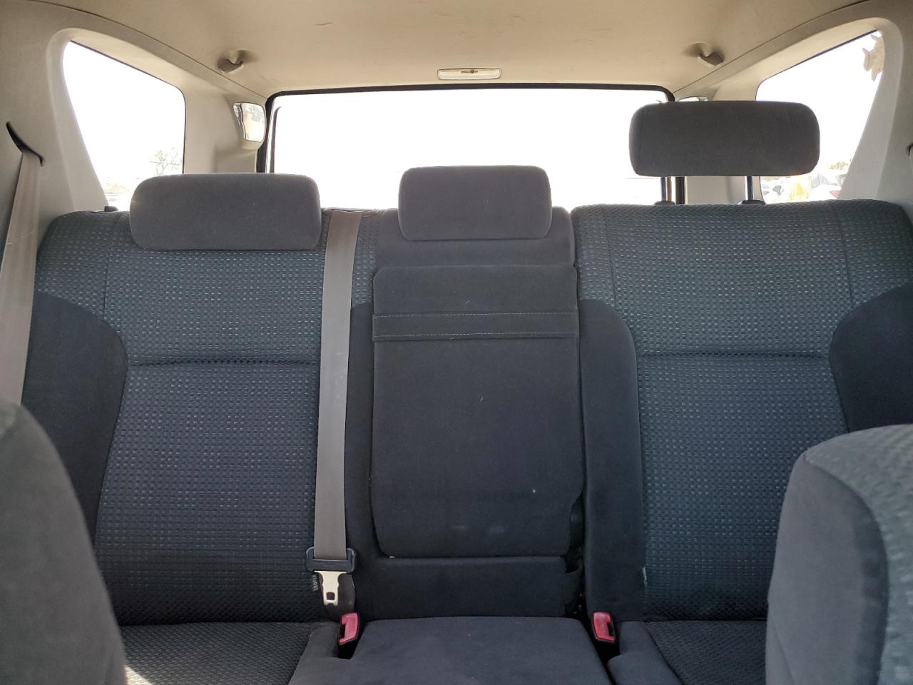 2004 Toyota 4Runner - Image 10