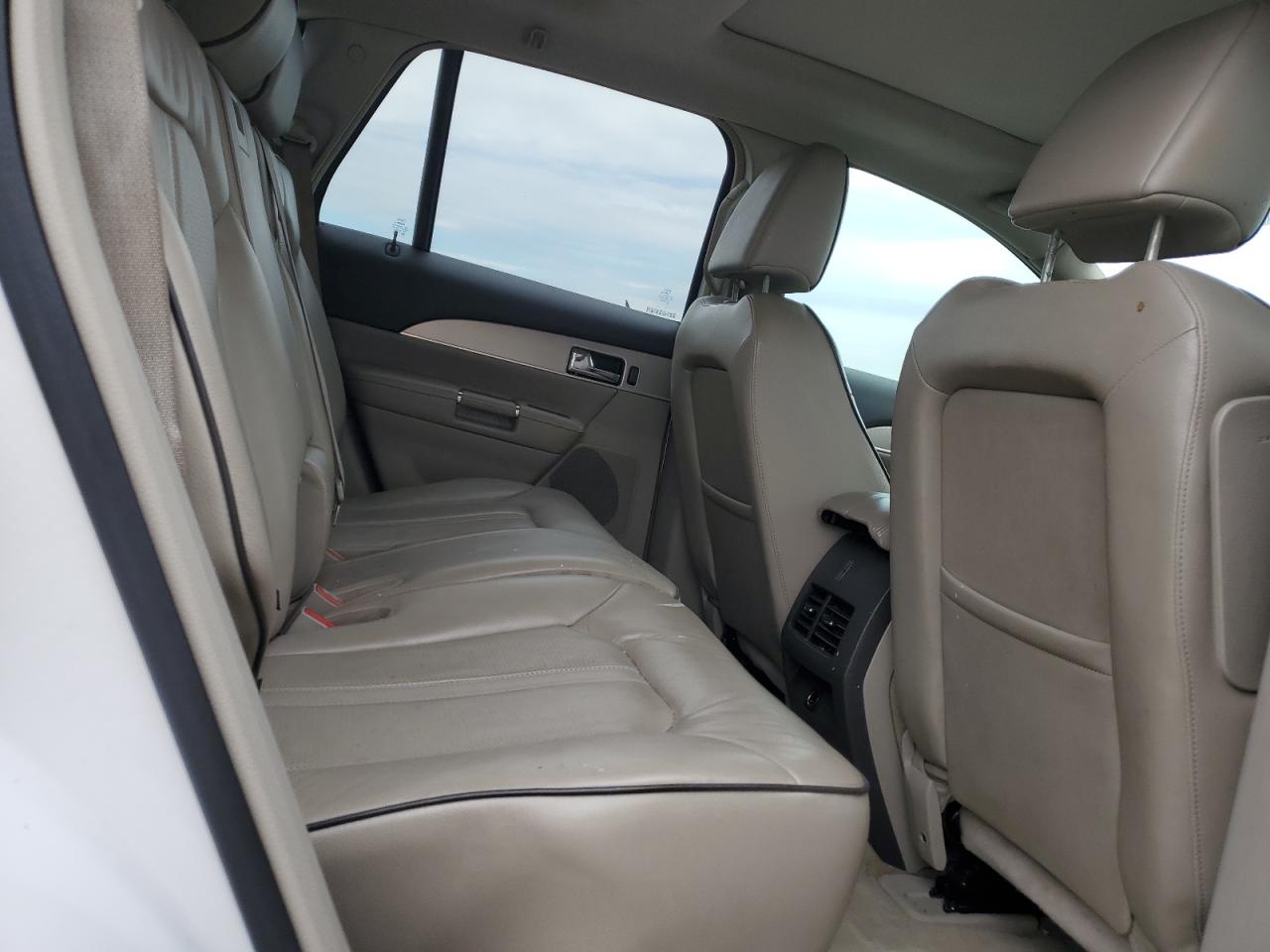2012 Lincoln MKX - Image 11
