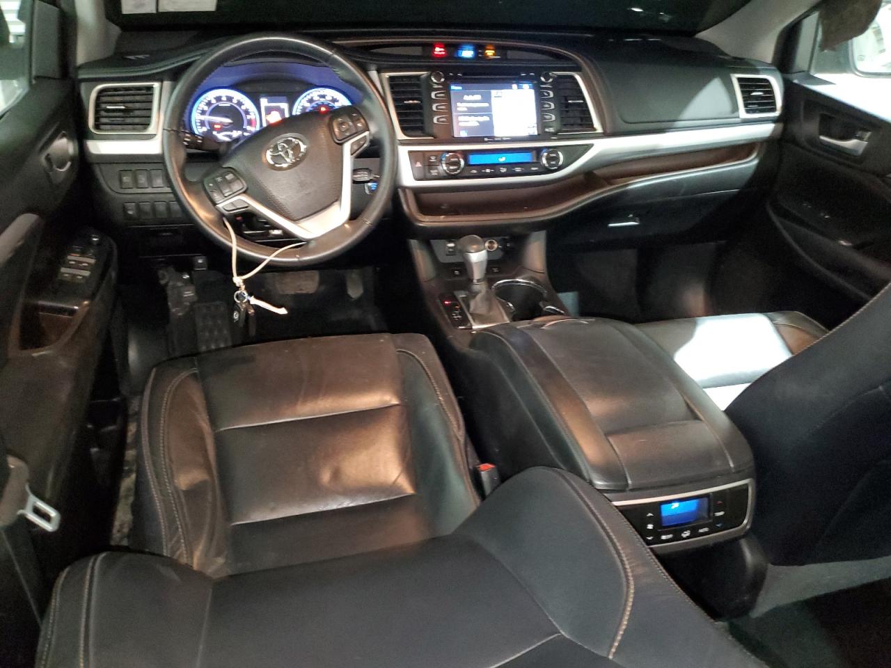 2017 Toyota Highlander - Image 8