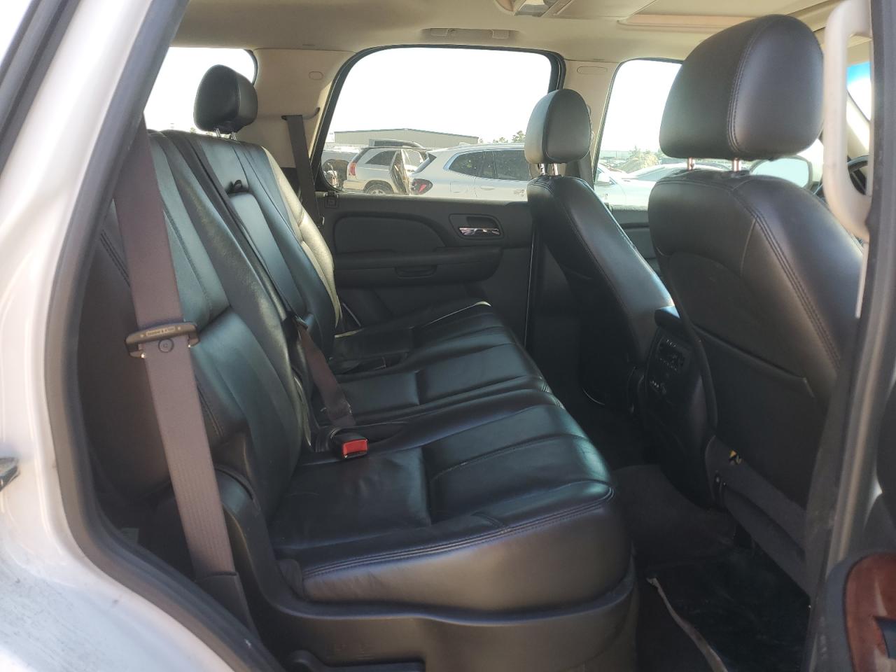 2009 Chevrolet Tahoe - Image 11