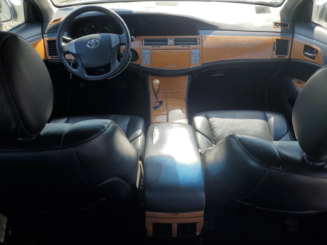 2008 Toyota Avalon - Image 8