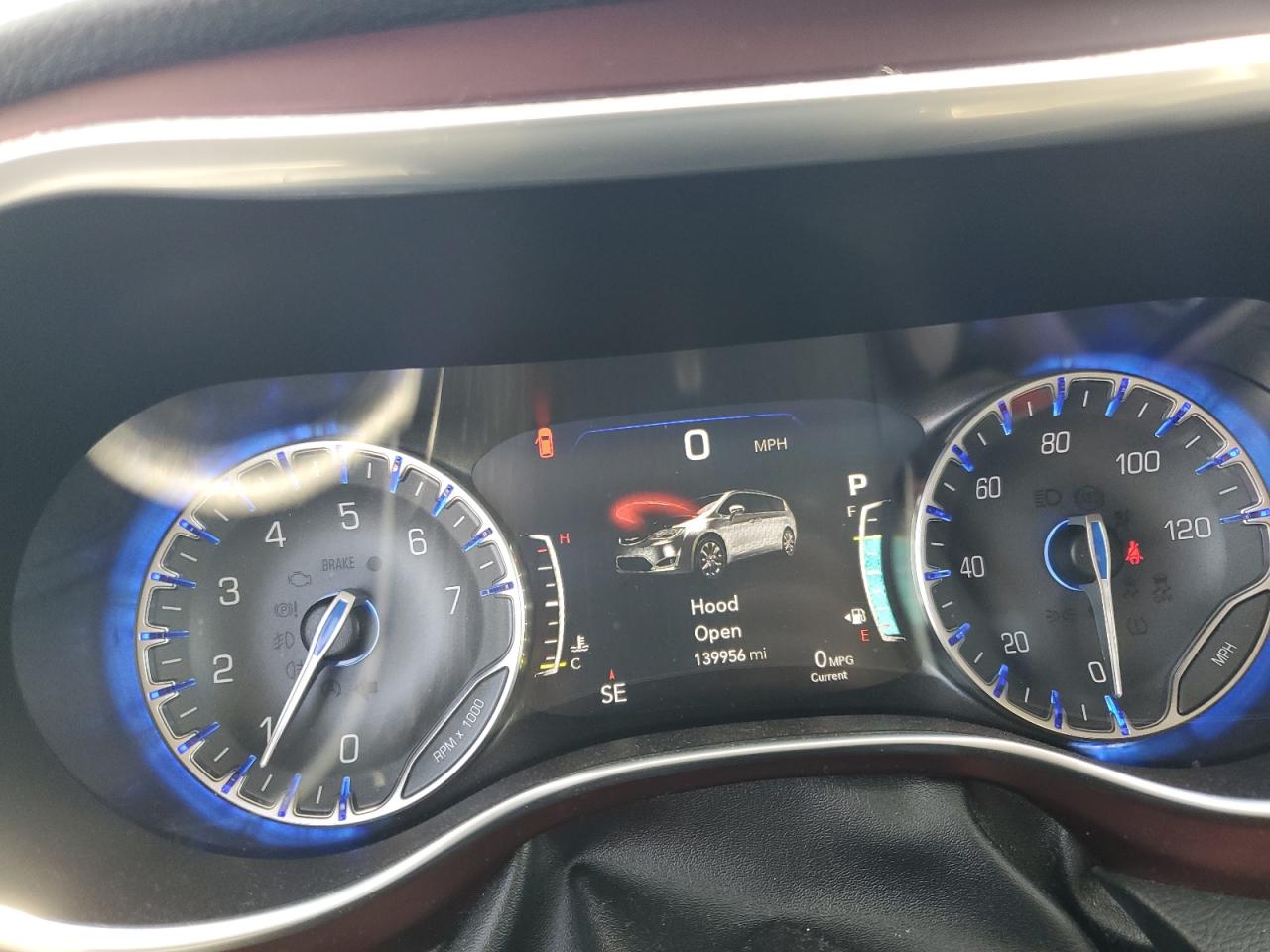 2017 Chrysler Pacifica - Image 9