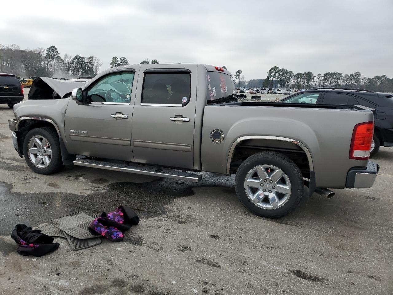 2013 GMC Sierra - Image 2