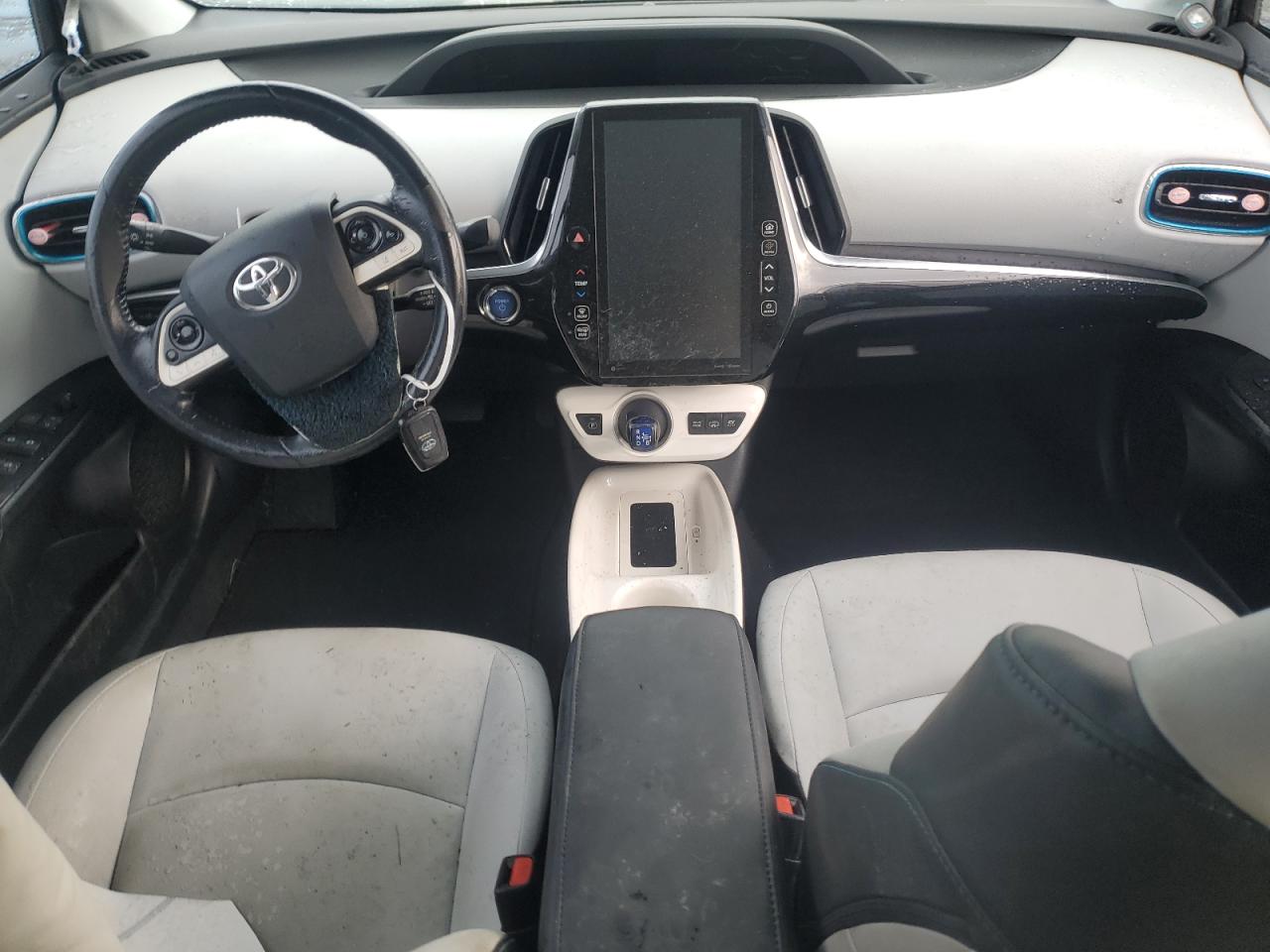 2017 Toyota Prius - Image 8
