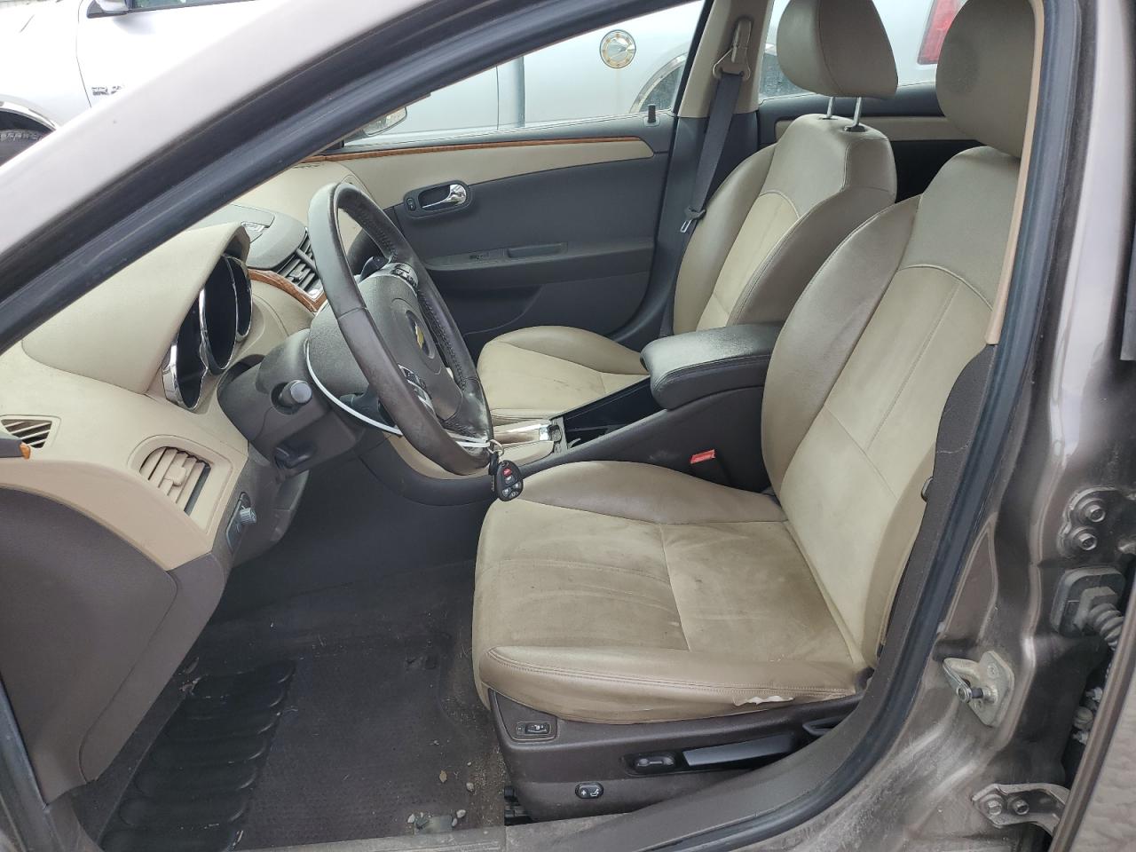 2010 Chevrolet Malibu - Image 7