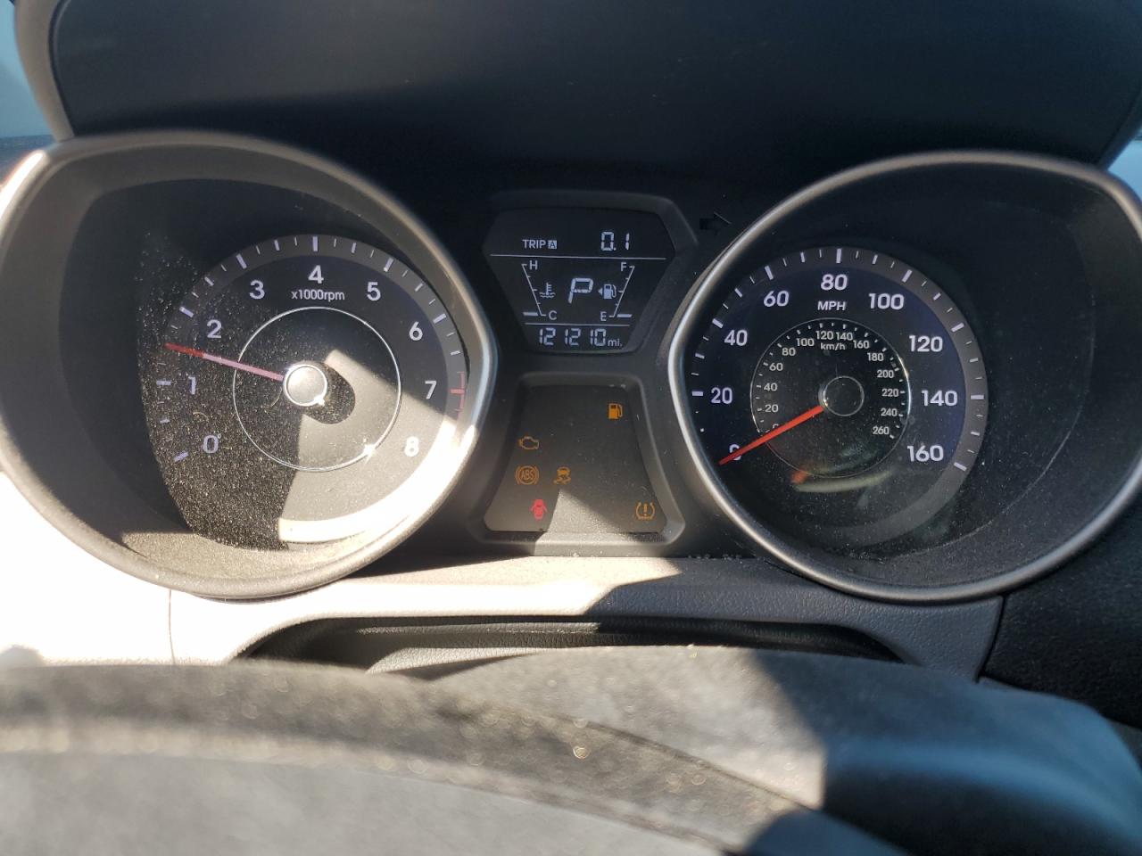 2016 Hyundai Elantra - Image 9
