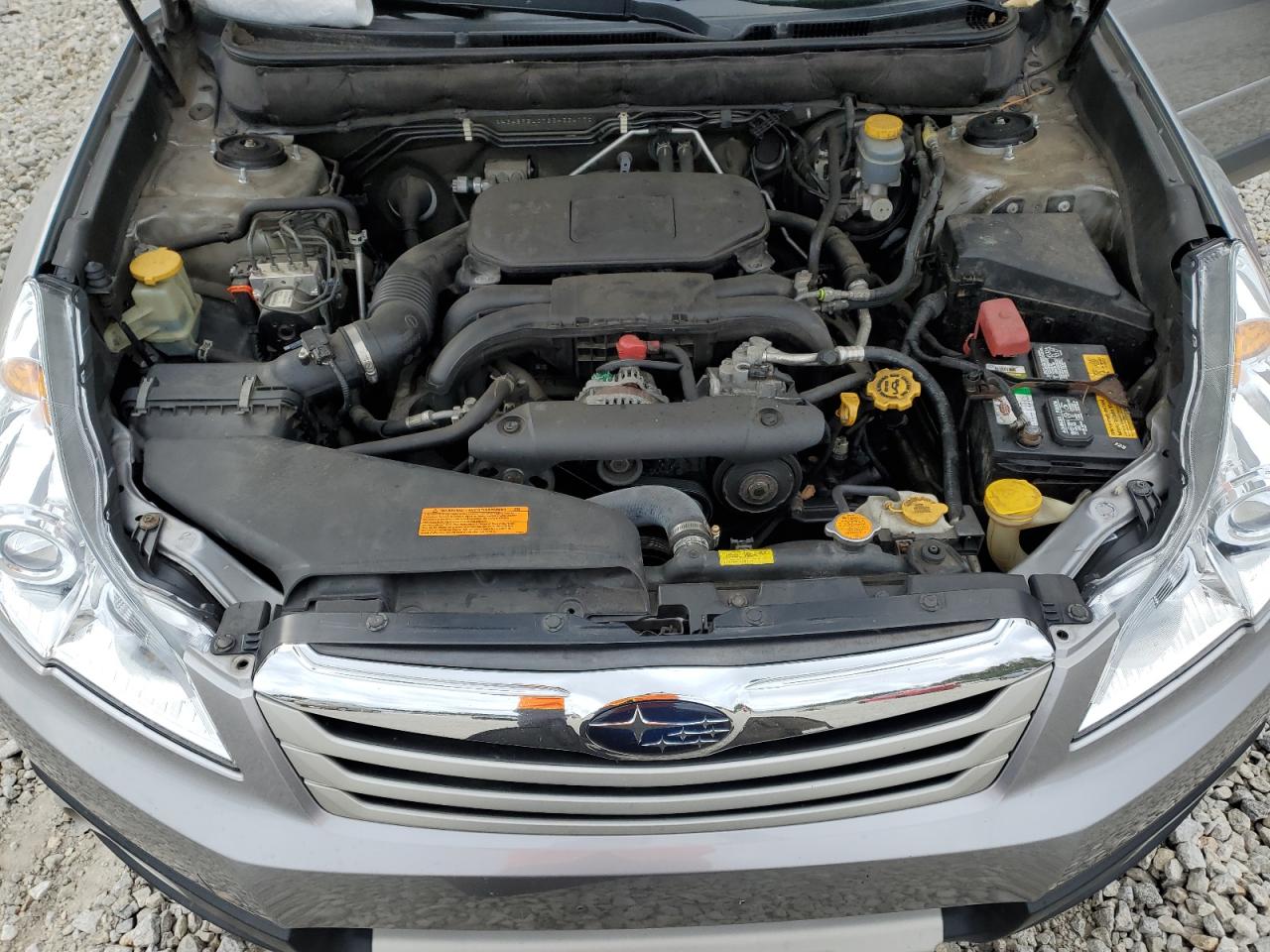 2011 Subaru Outback - Image 12