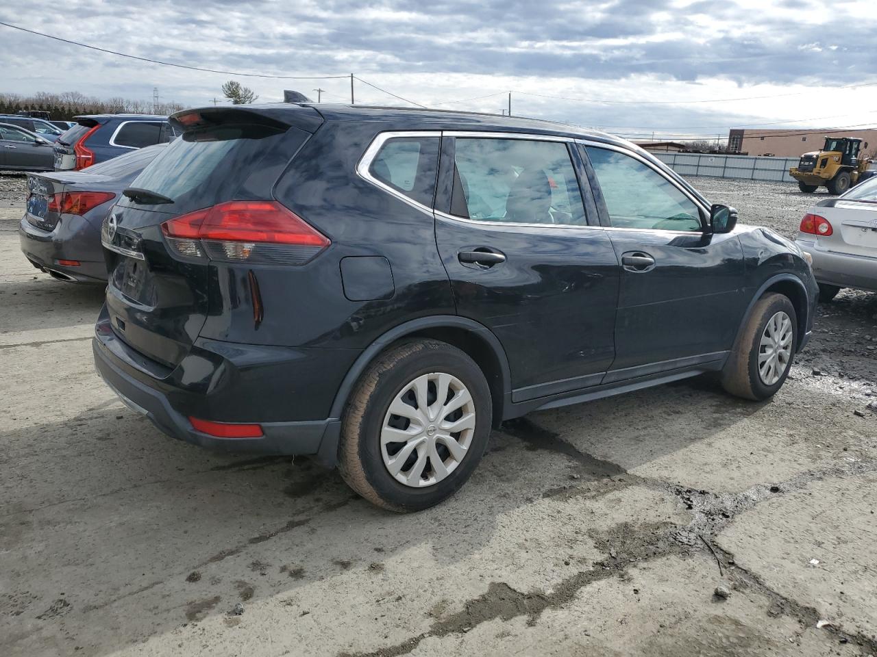 5N1AT2MT3HC755807 NISSAN ROGUE 2017