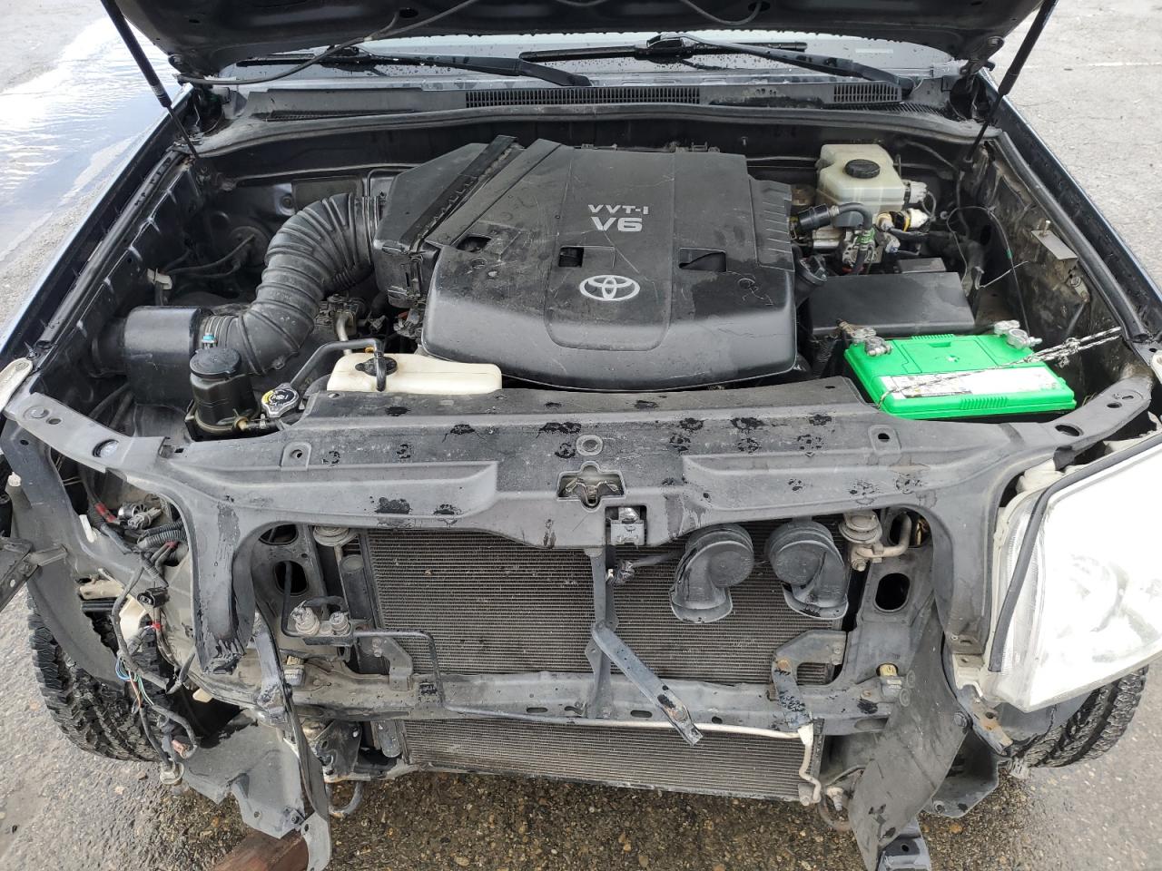 2004 Toyota 4Runner - Image 12