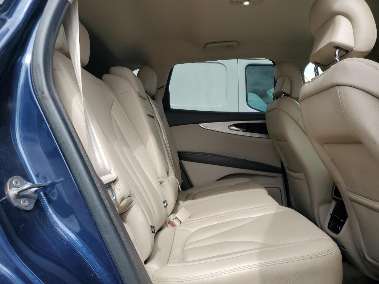 2017 Lincoln MKX - Image 11
