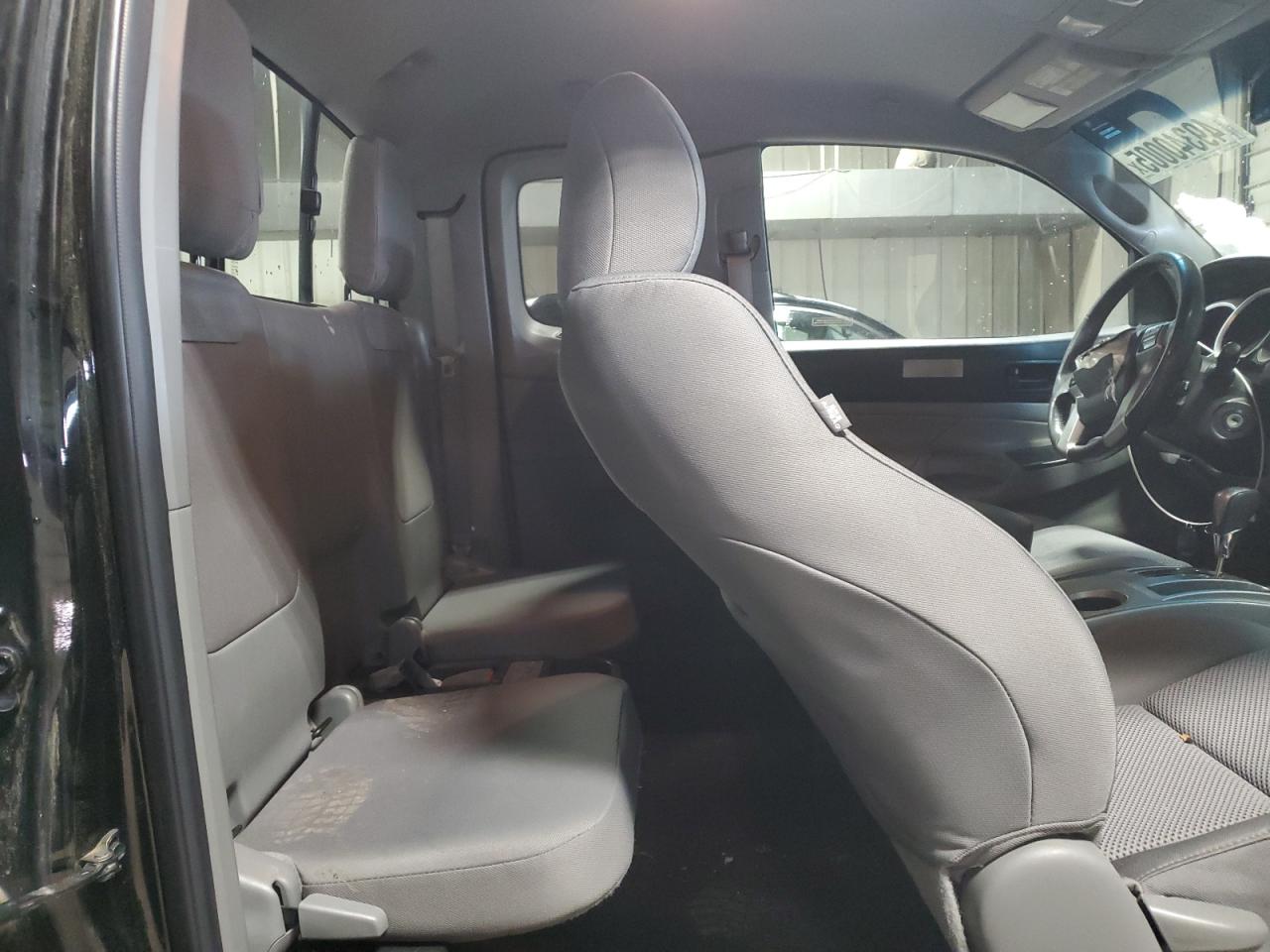 2013 Toyota Tacoma - Image 10