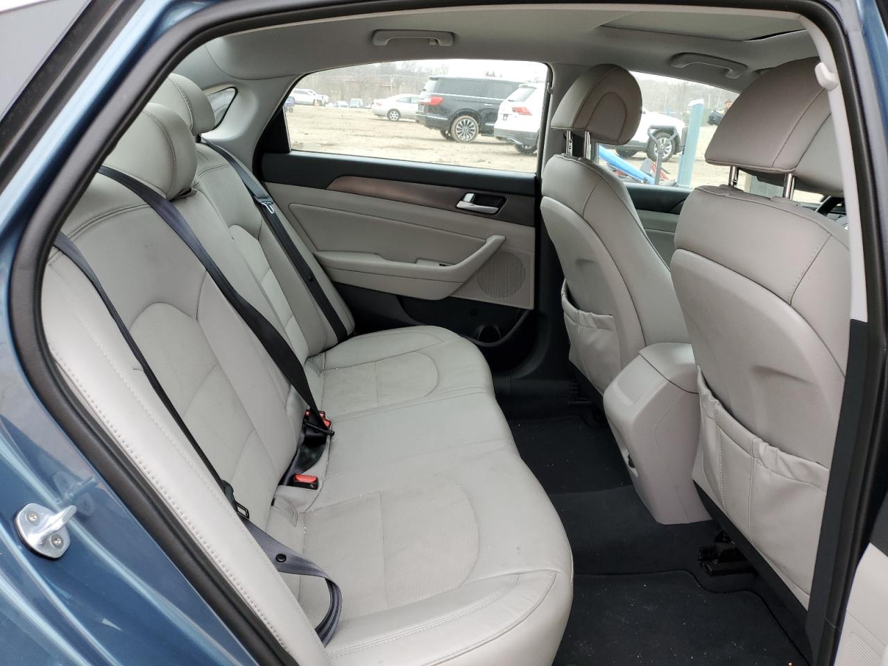 2016 Hyundai Sonata - Image 10