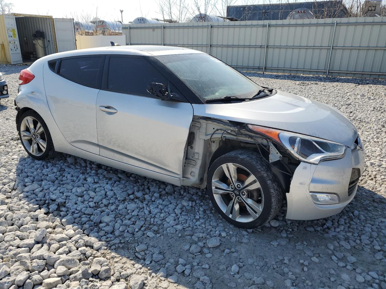 2016 Hyundai Veloster - Image 4