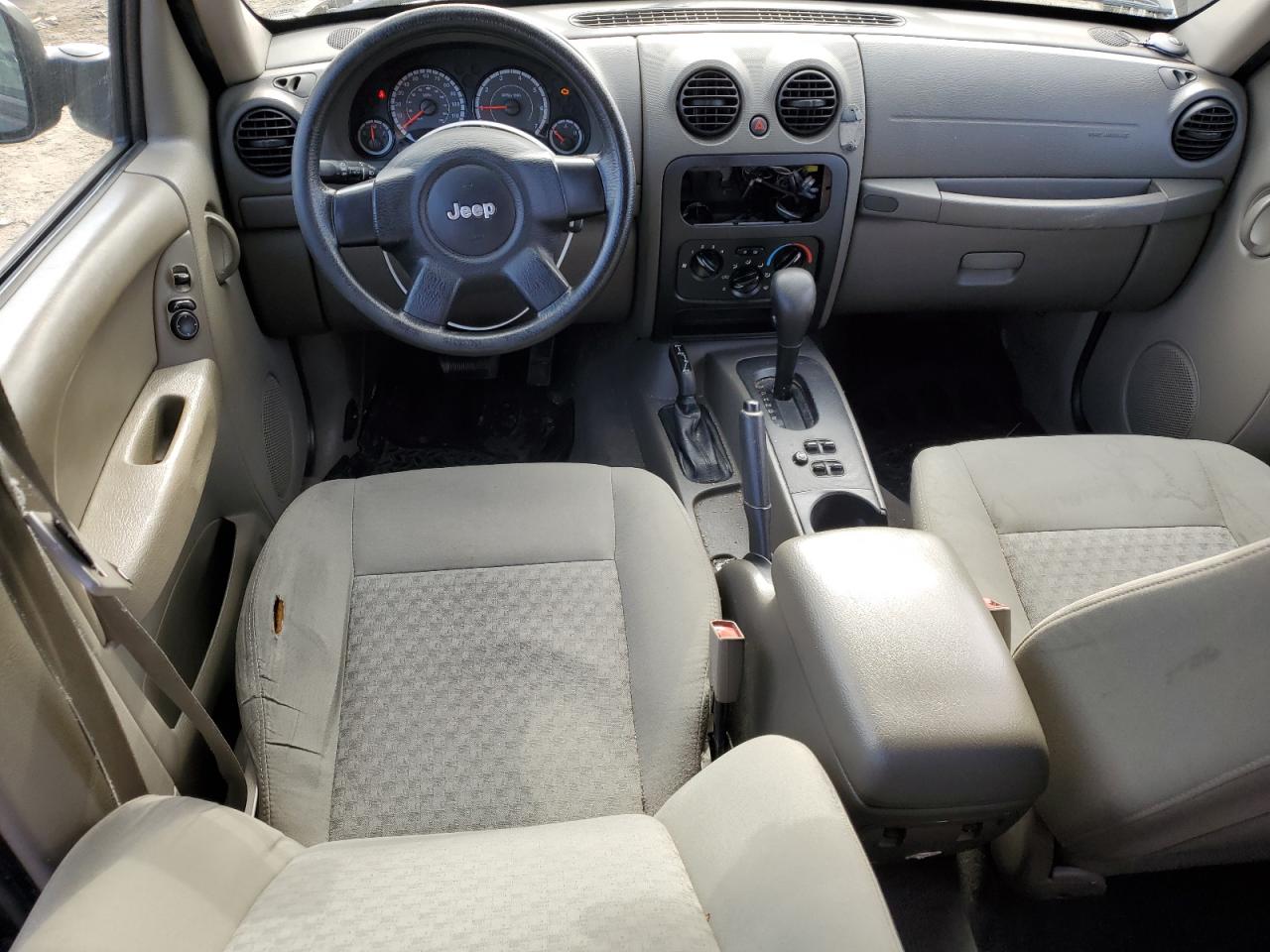 2005 Jeep Liberty (North America) - Image 8