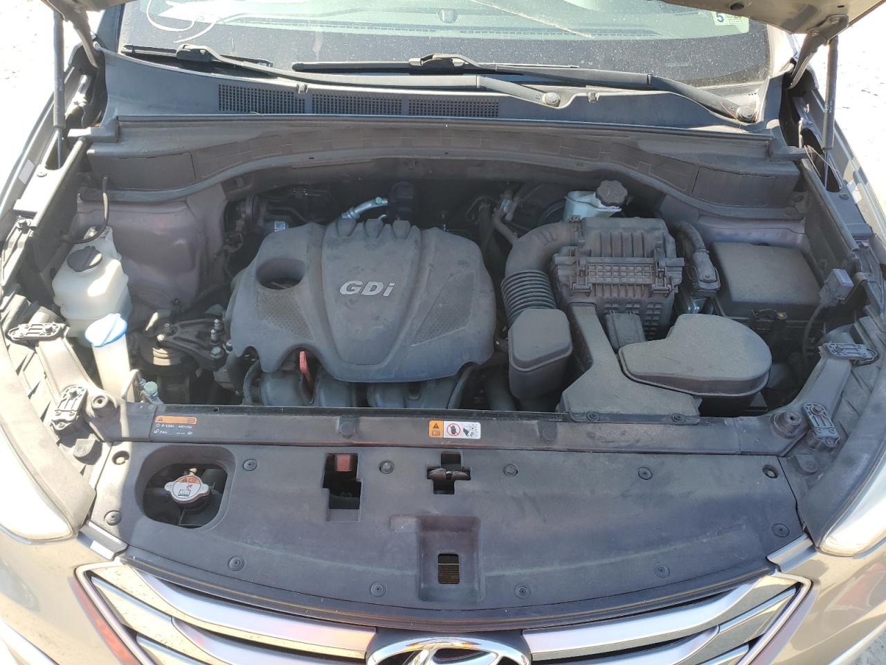 2016 Hyundai Santa Fe - Image 12