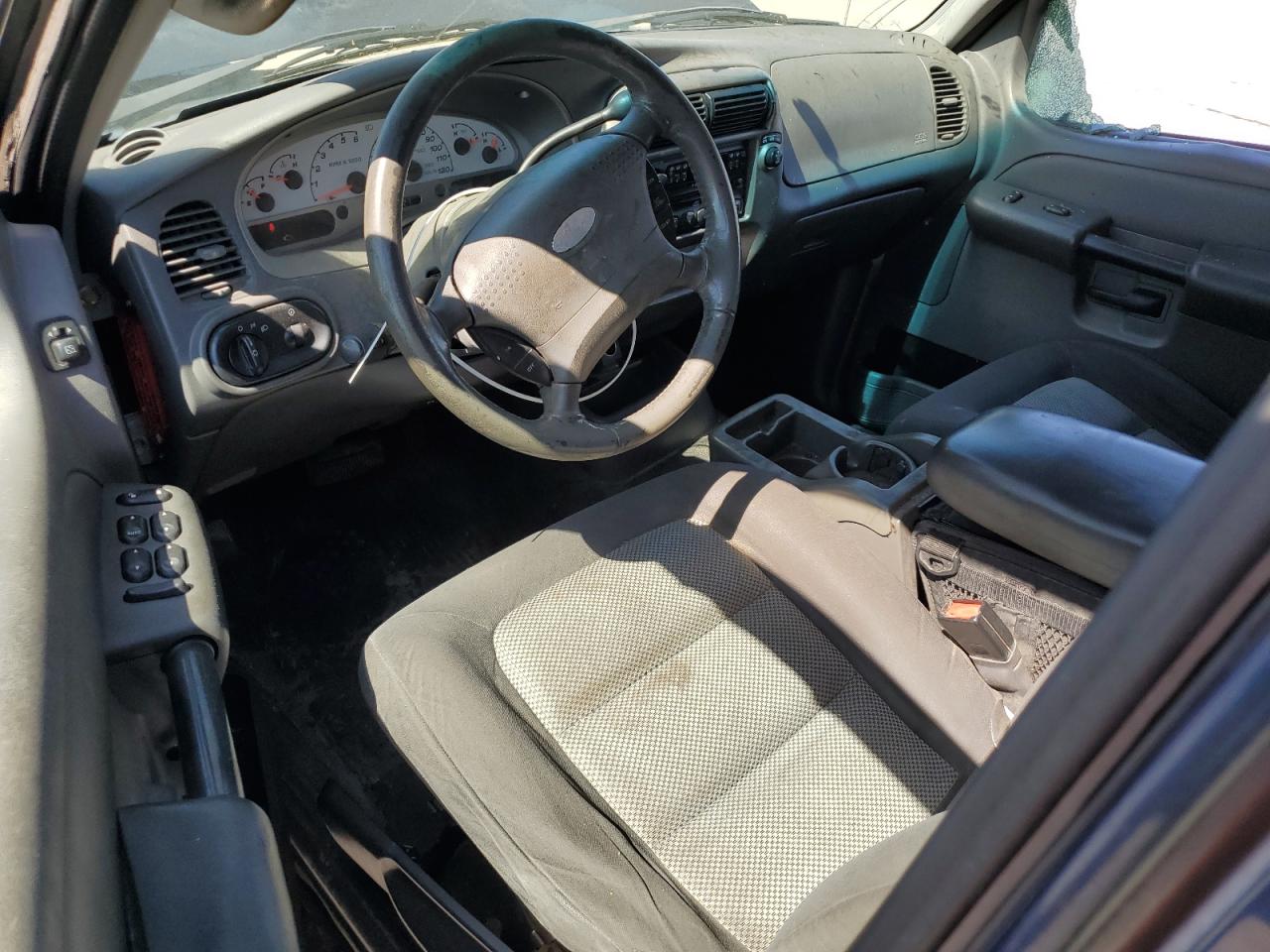 2005 Ford Explorer - Image 8