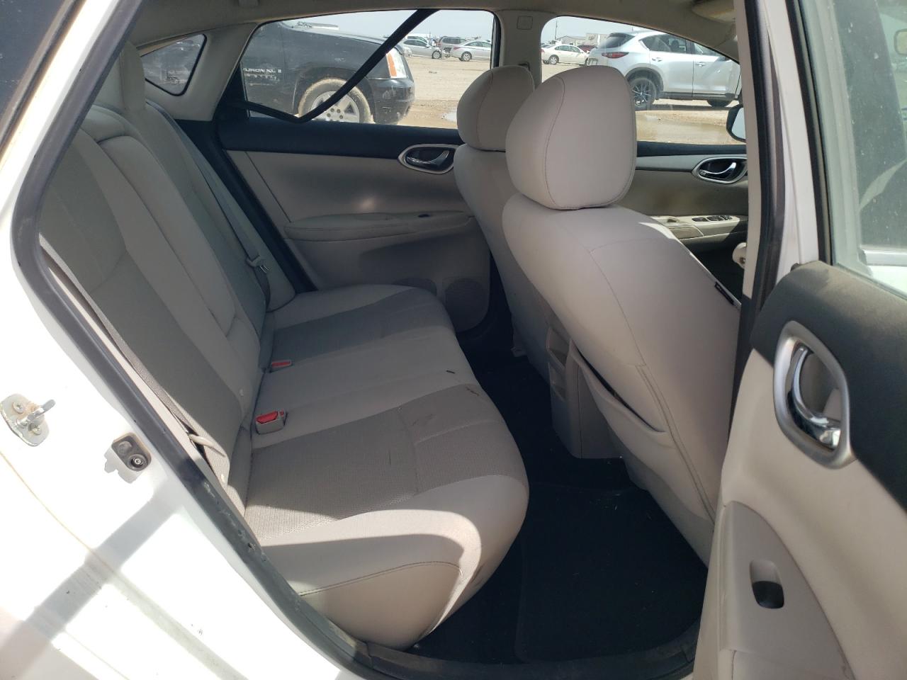 2015 Nissan Sentra - Image 10