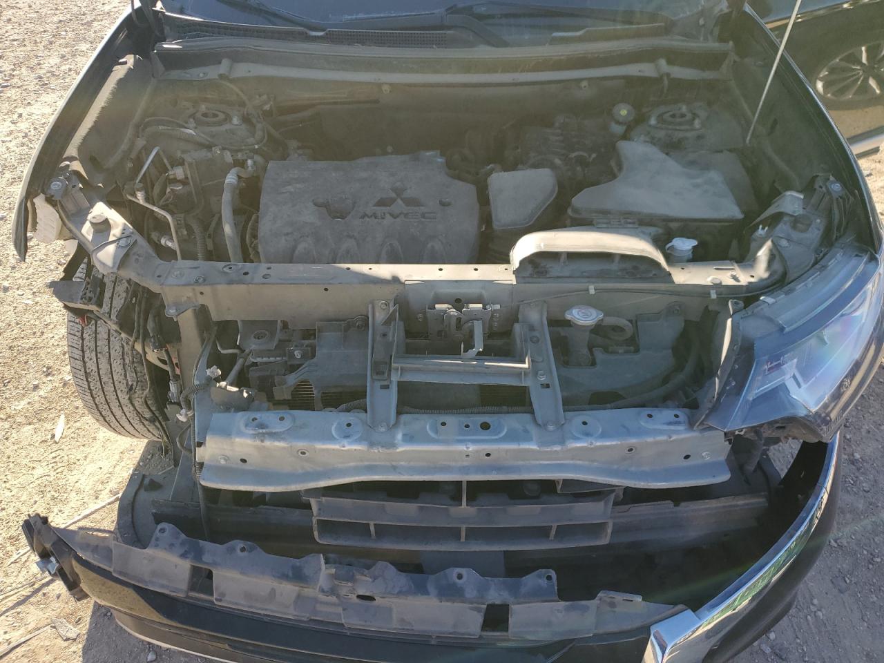 2019 Mitsubishi Outlander - Image 12