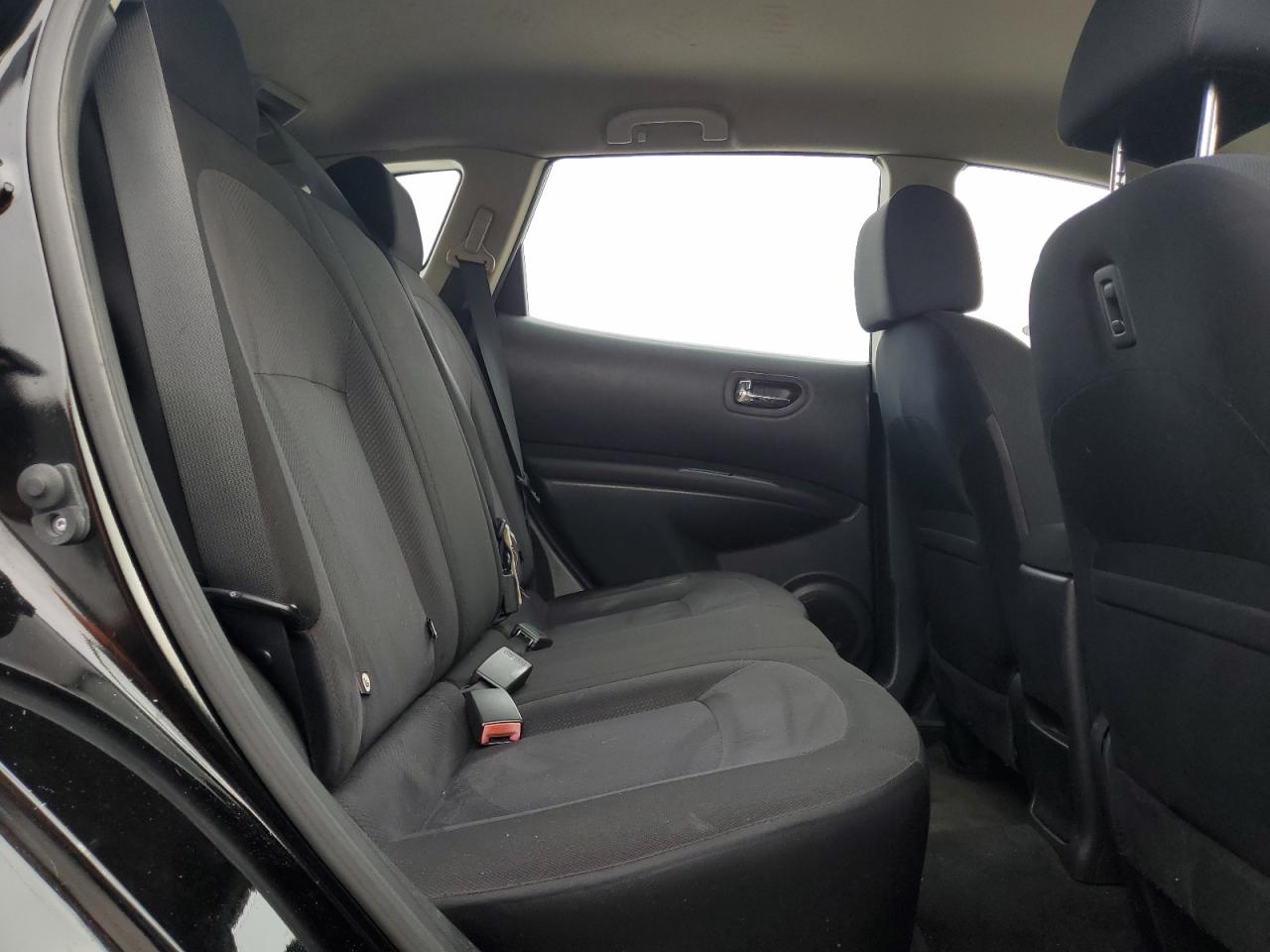 2015 Nissan Rogue - Image 11