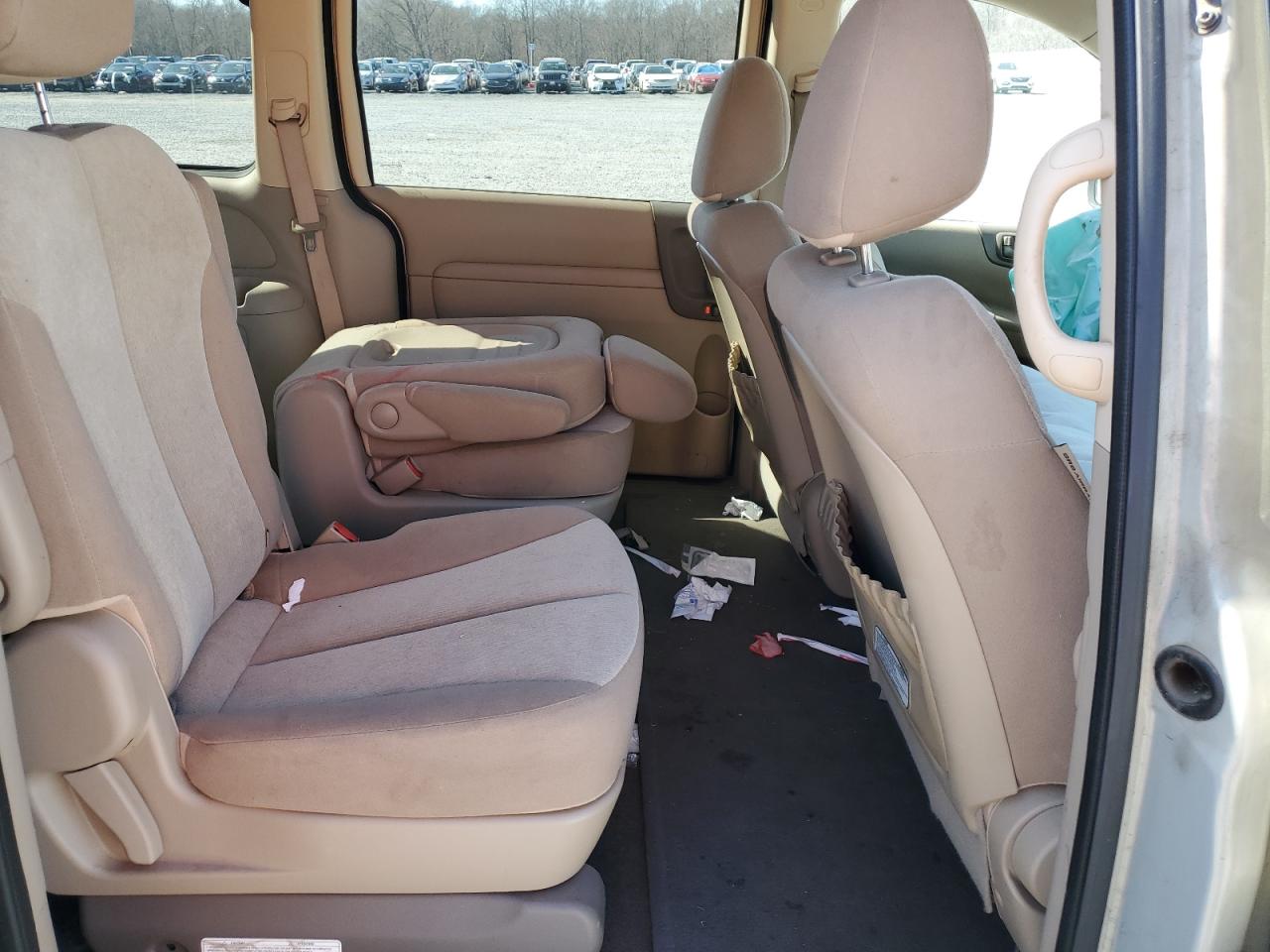 2014 Kia Sedona - Image 11