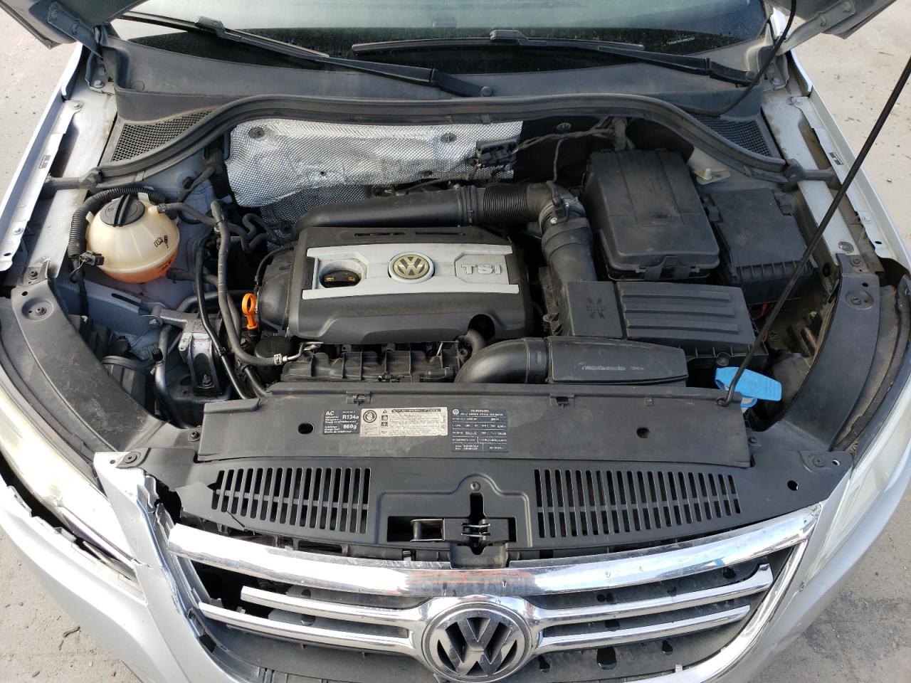 2009 Volkswagen Tiguan - Image 12