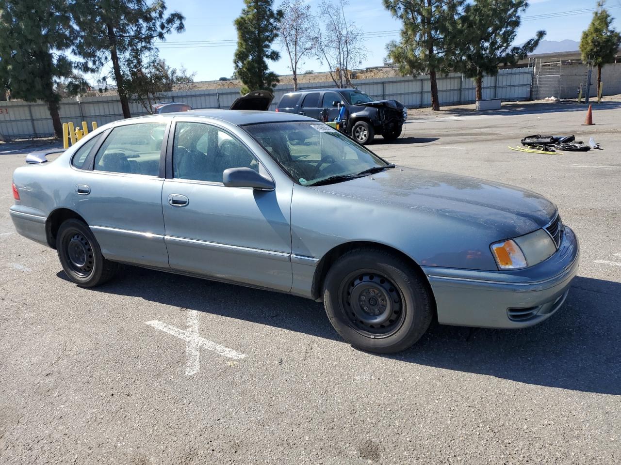 1998 Toyota Avalon - Image 4