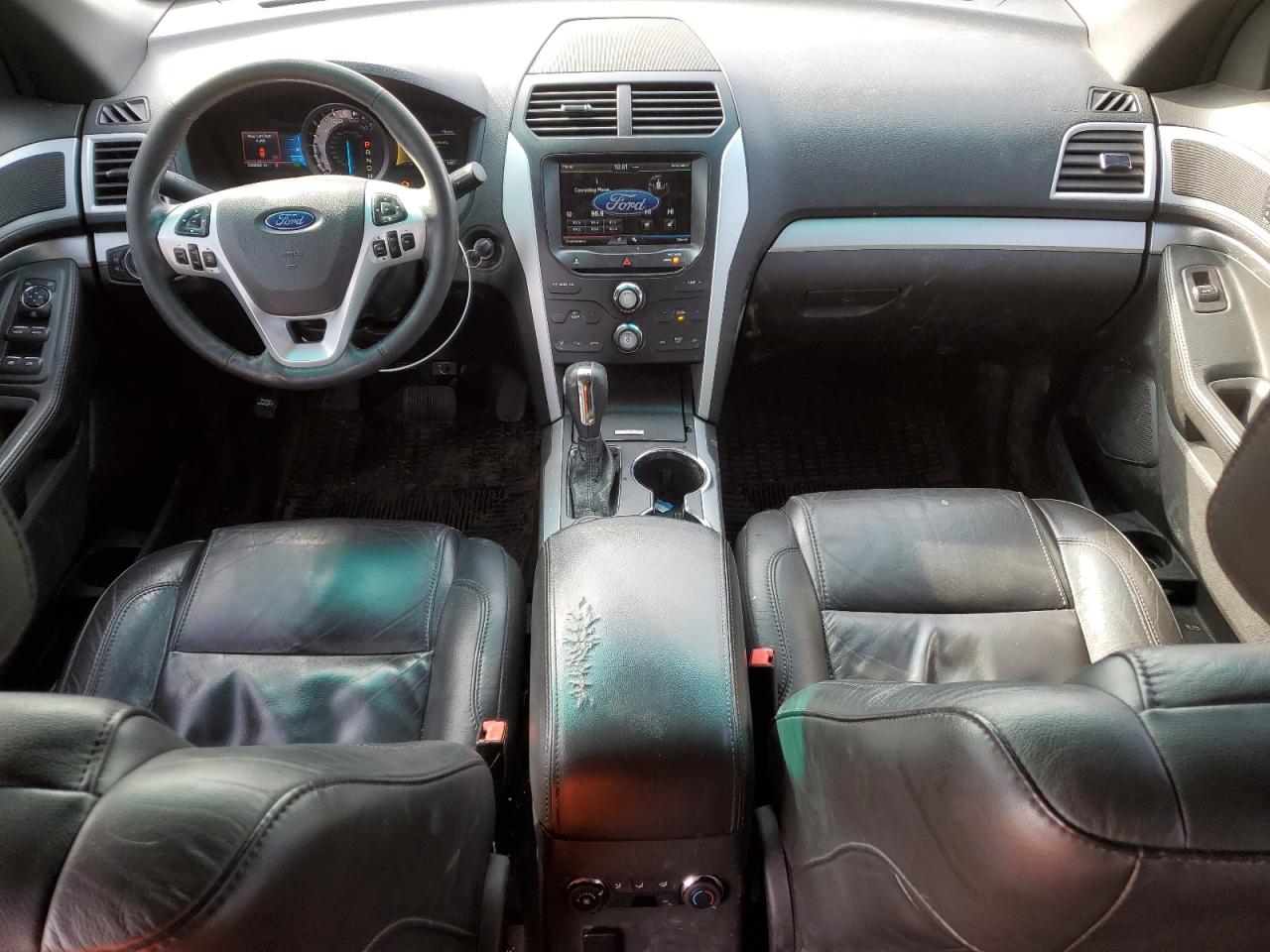 2015 Ford Explorer - Image 8