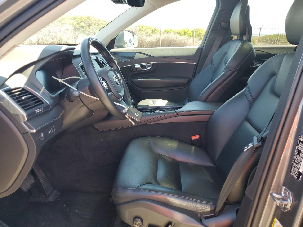 2020 Volvo XC90 - Image 7