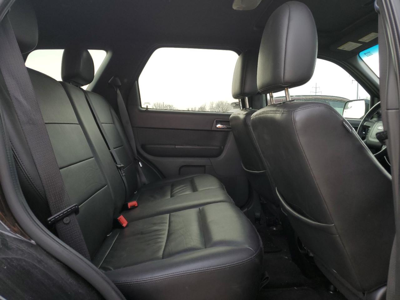 2010 Ford Escape - Image 11