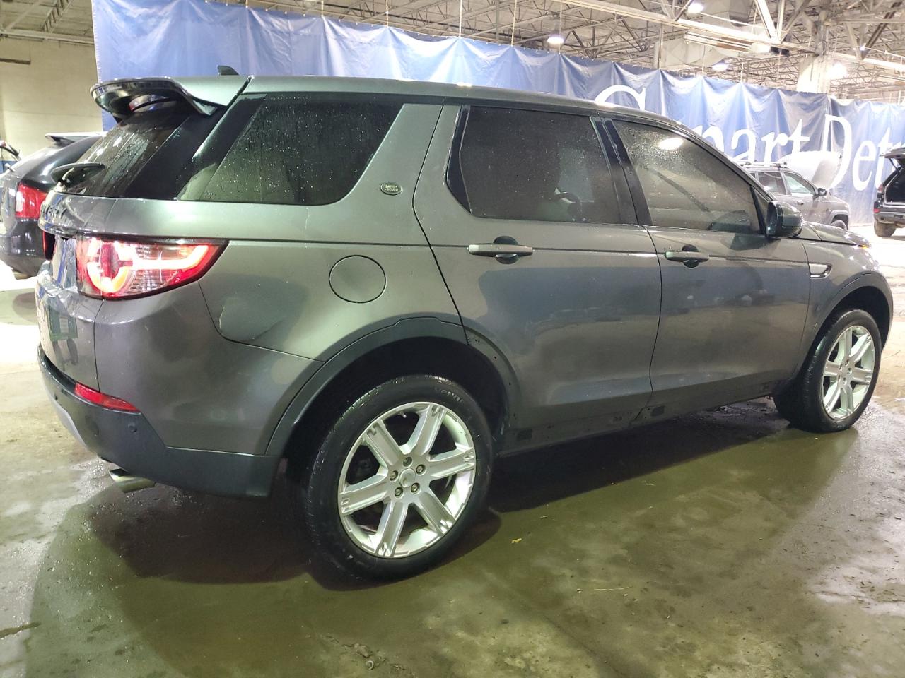 2016 Land Rover Discovery - Image 3