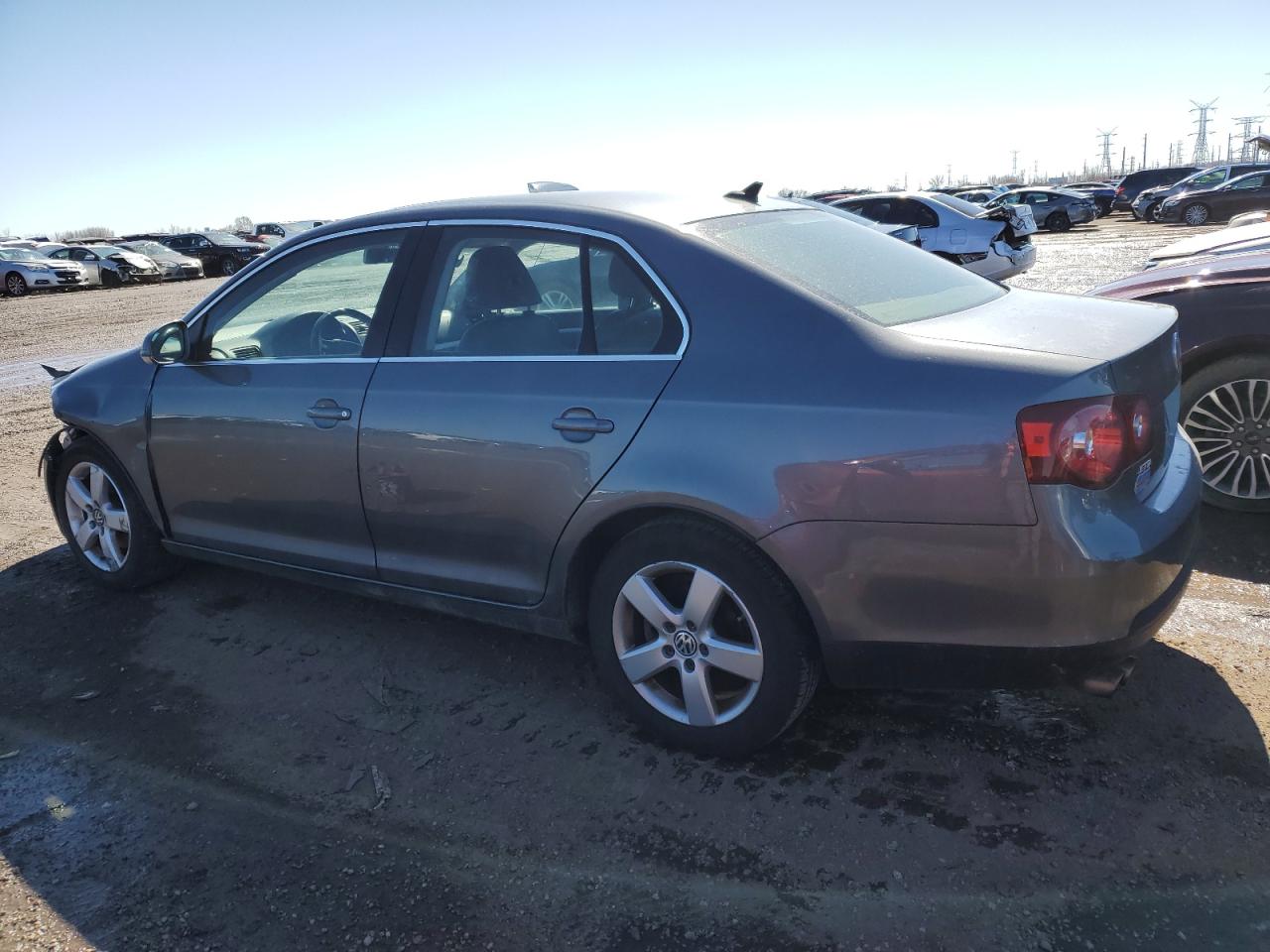 2009 Volkswagen Jetta - Image 2