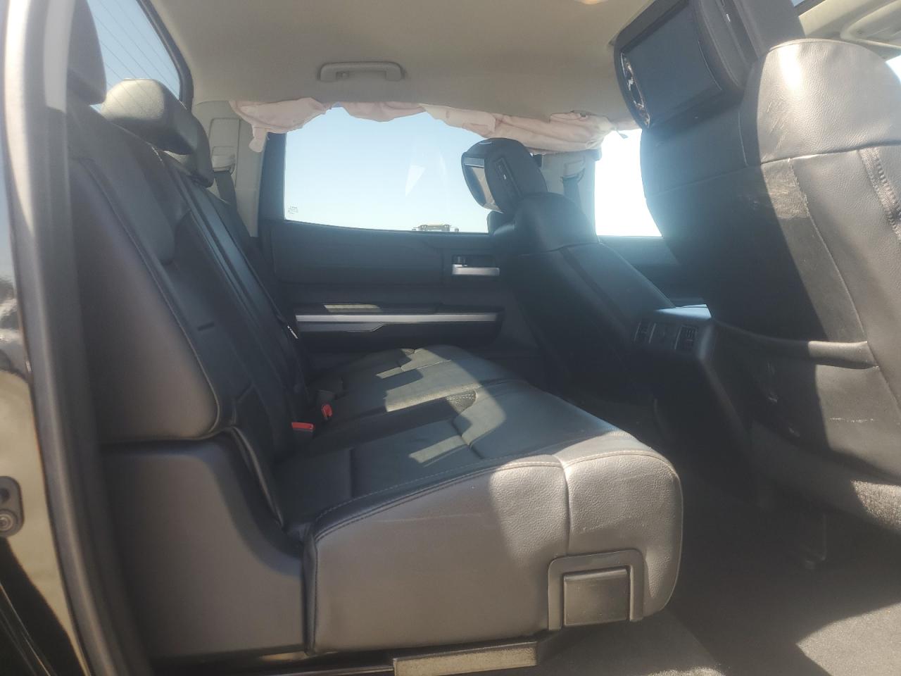 2017 Toyota Tundra - Image 11