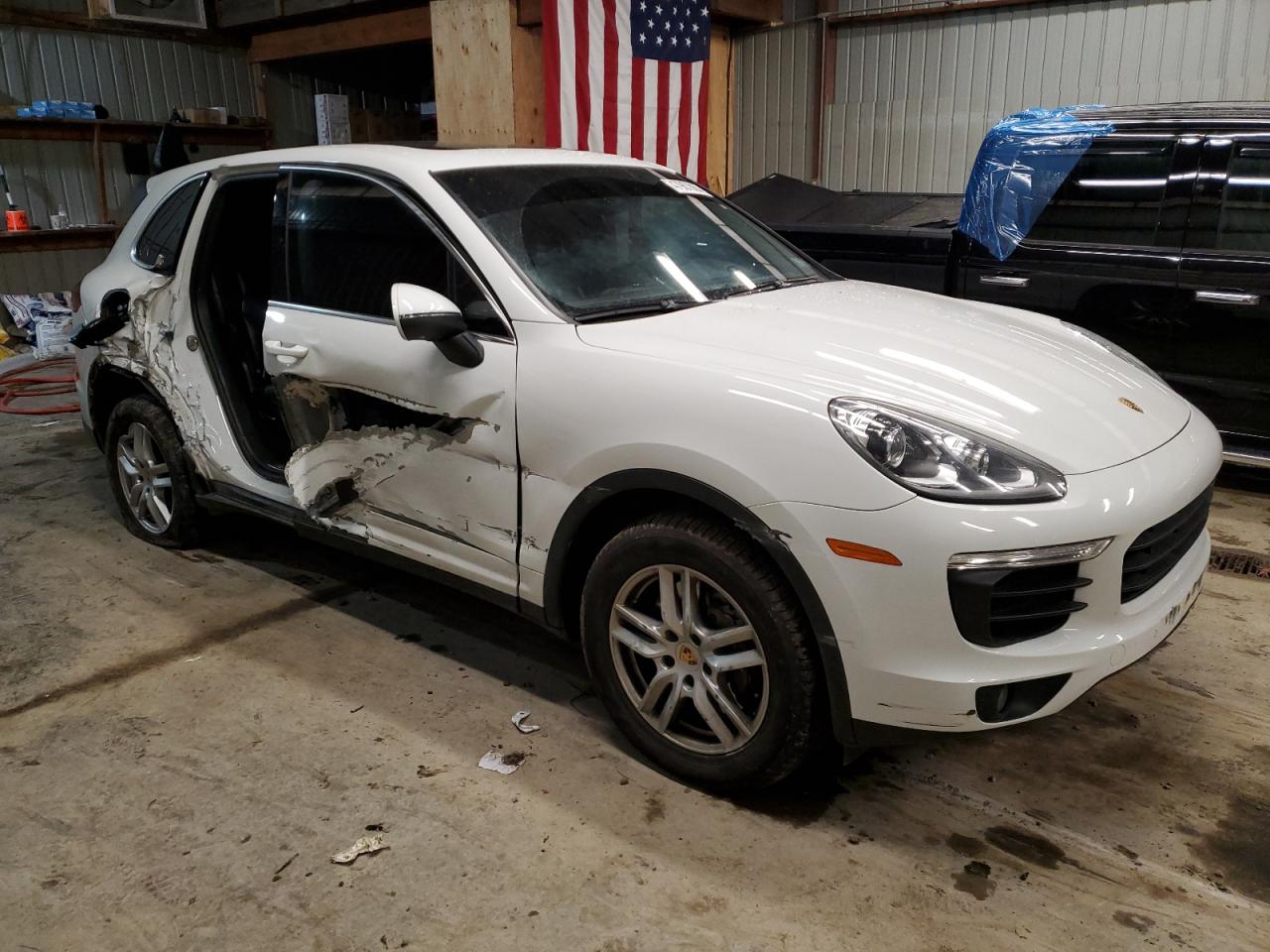 2016 Porsche Cayenne - Image 4