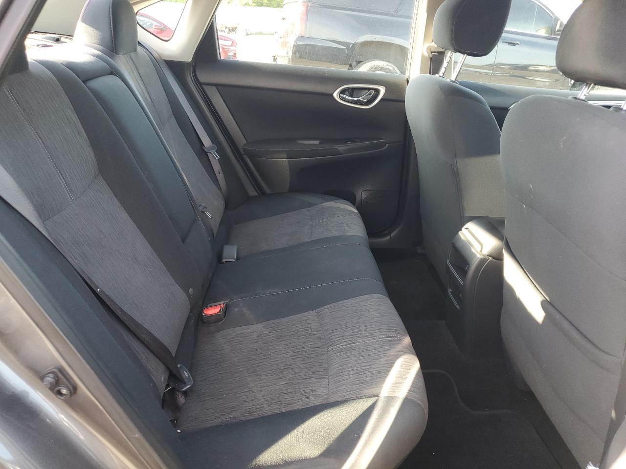2015 Nissan Sentra - Image 10
