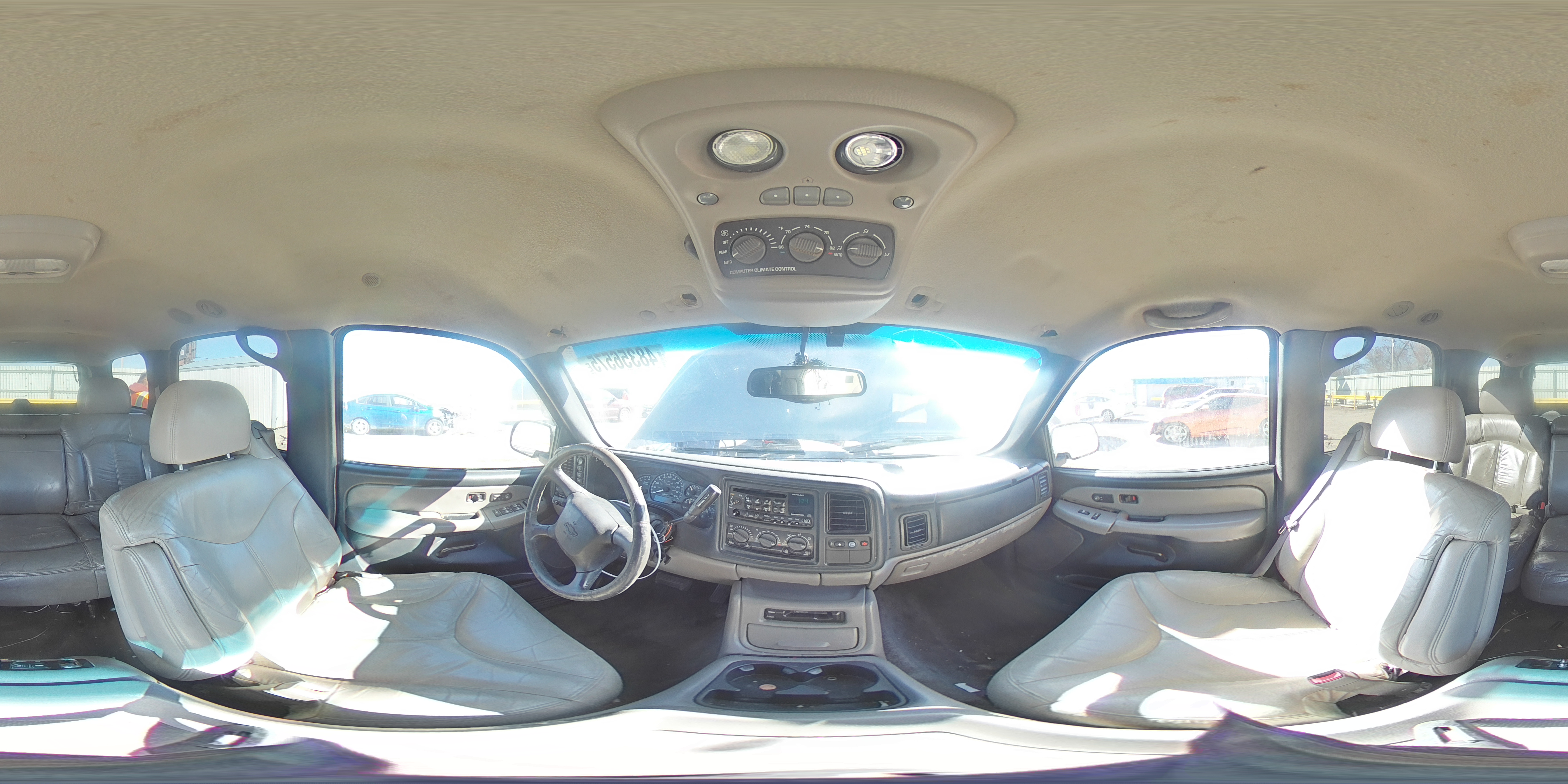 2002 Chevrolet Tahoe - Image 13