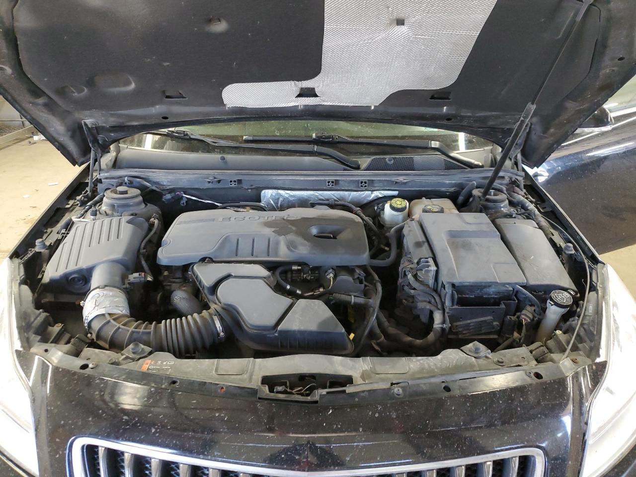 2012 Buick Regal - Image 11
