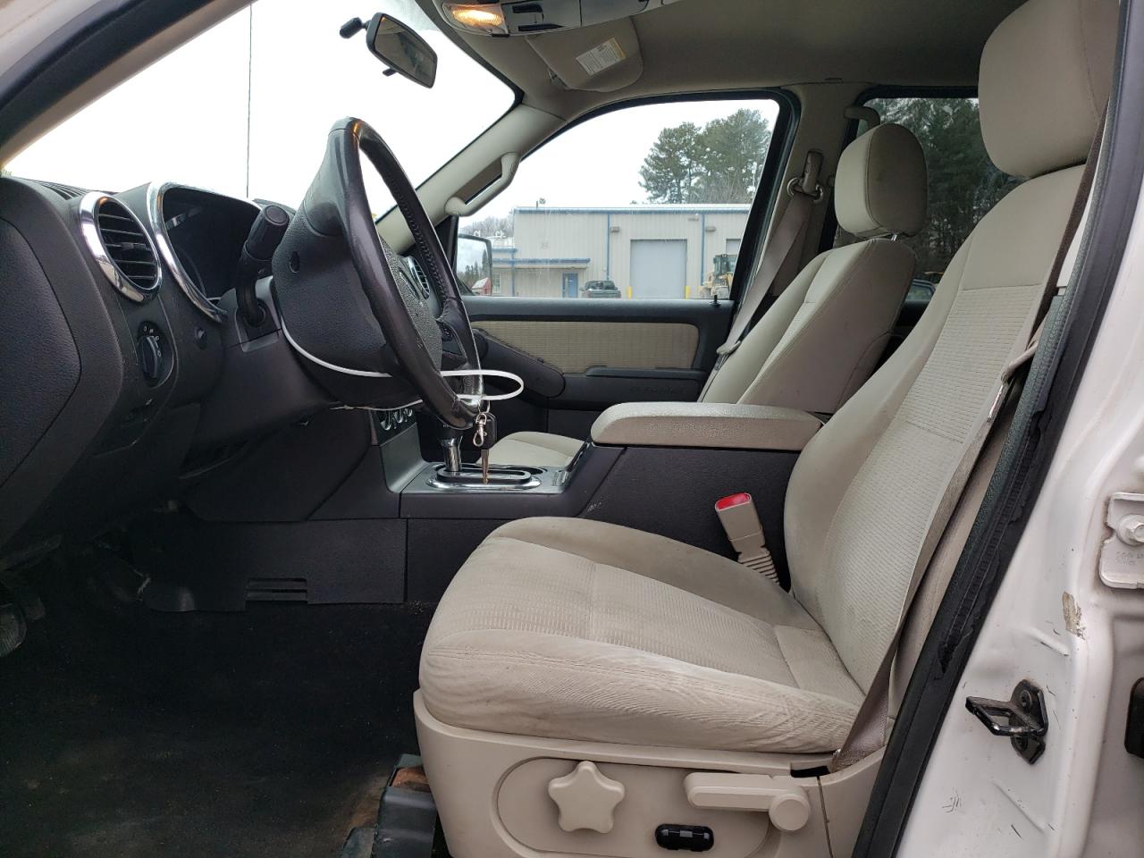 2008 Ford Explorer - Image 7