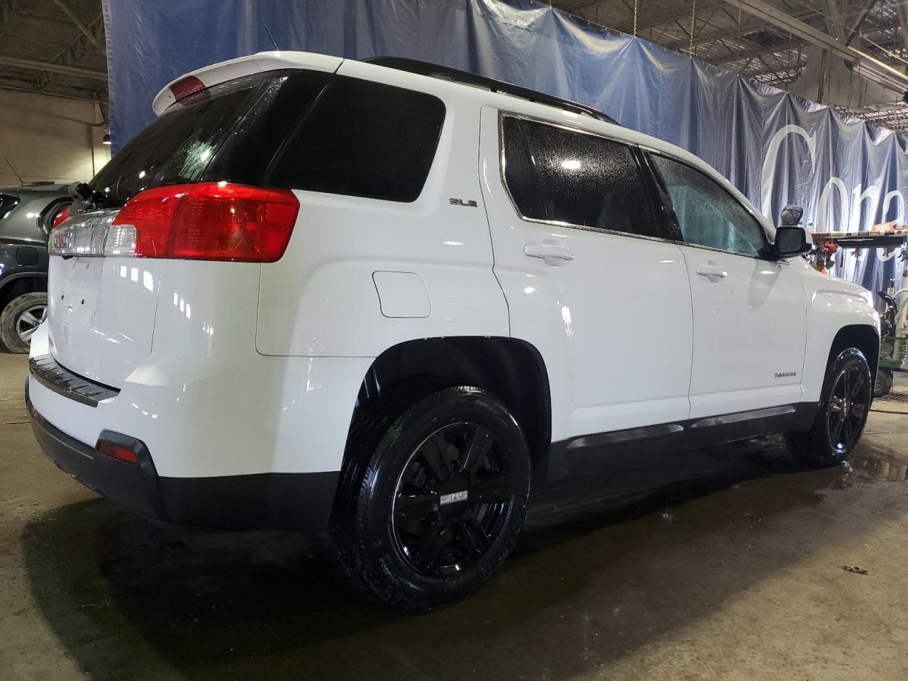 2015 GMC Terrain - Image 3