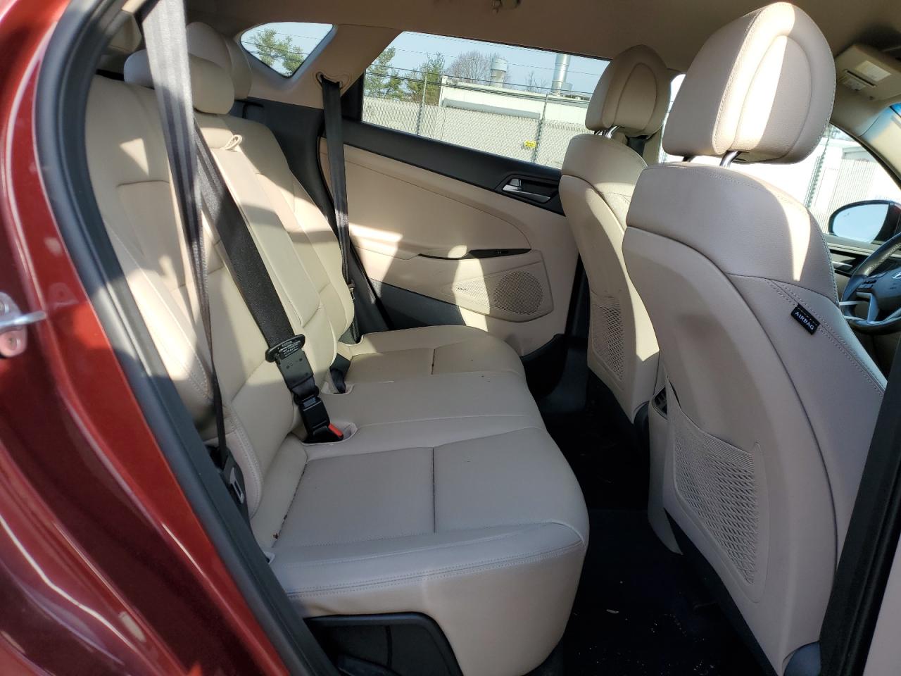 2017 Hyundai Tucson - Image 12