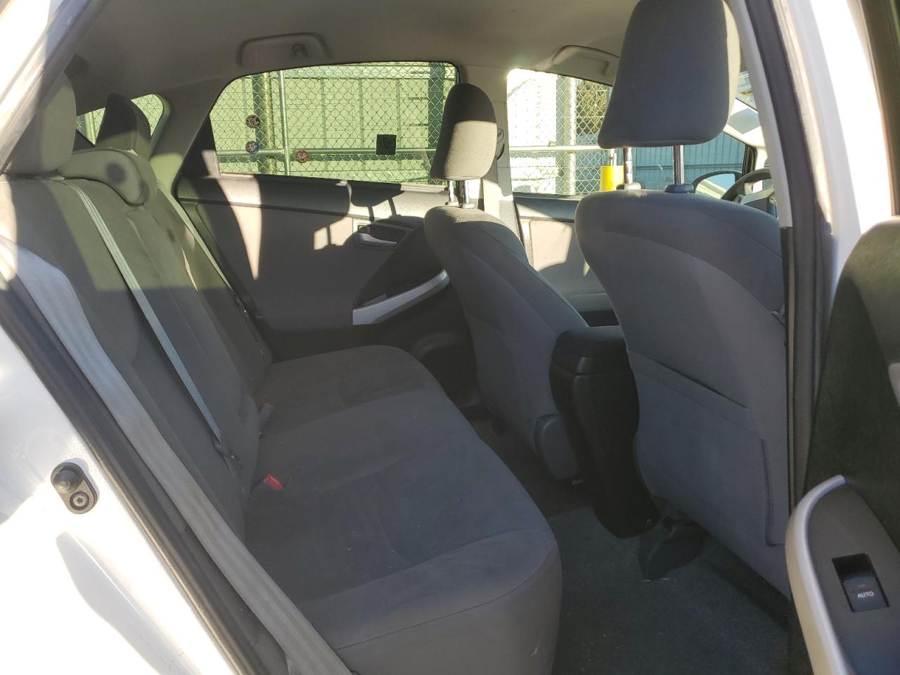 2013 Toyota Prius - Image 10