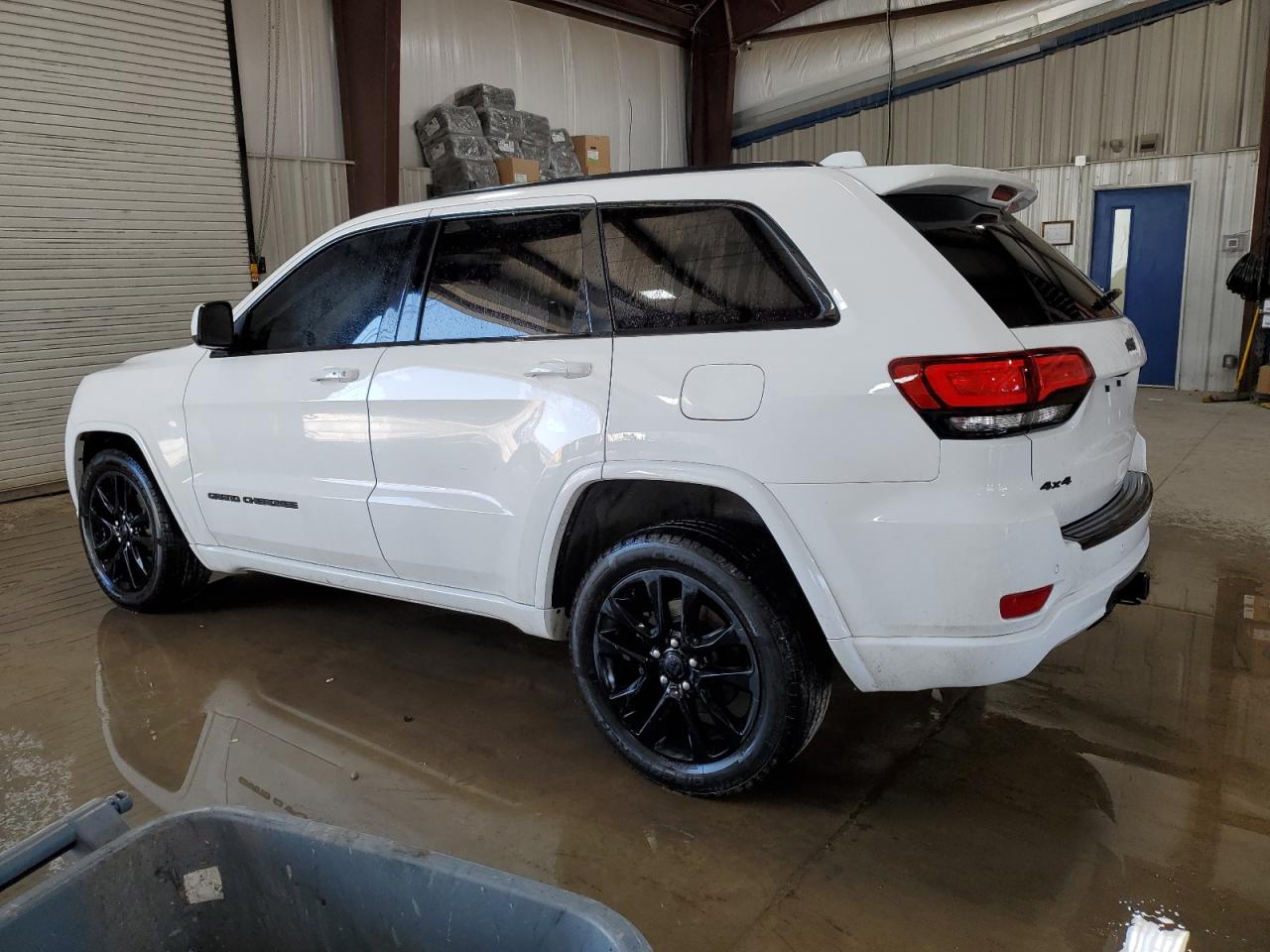 2017 Jeep Grand Cherokee - Image 2